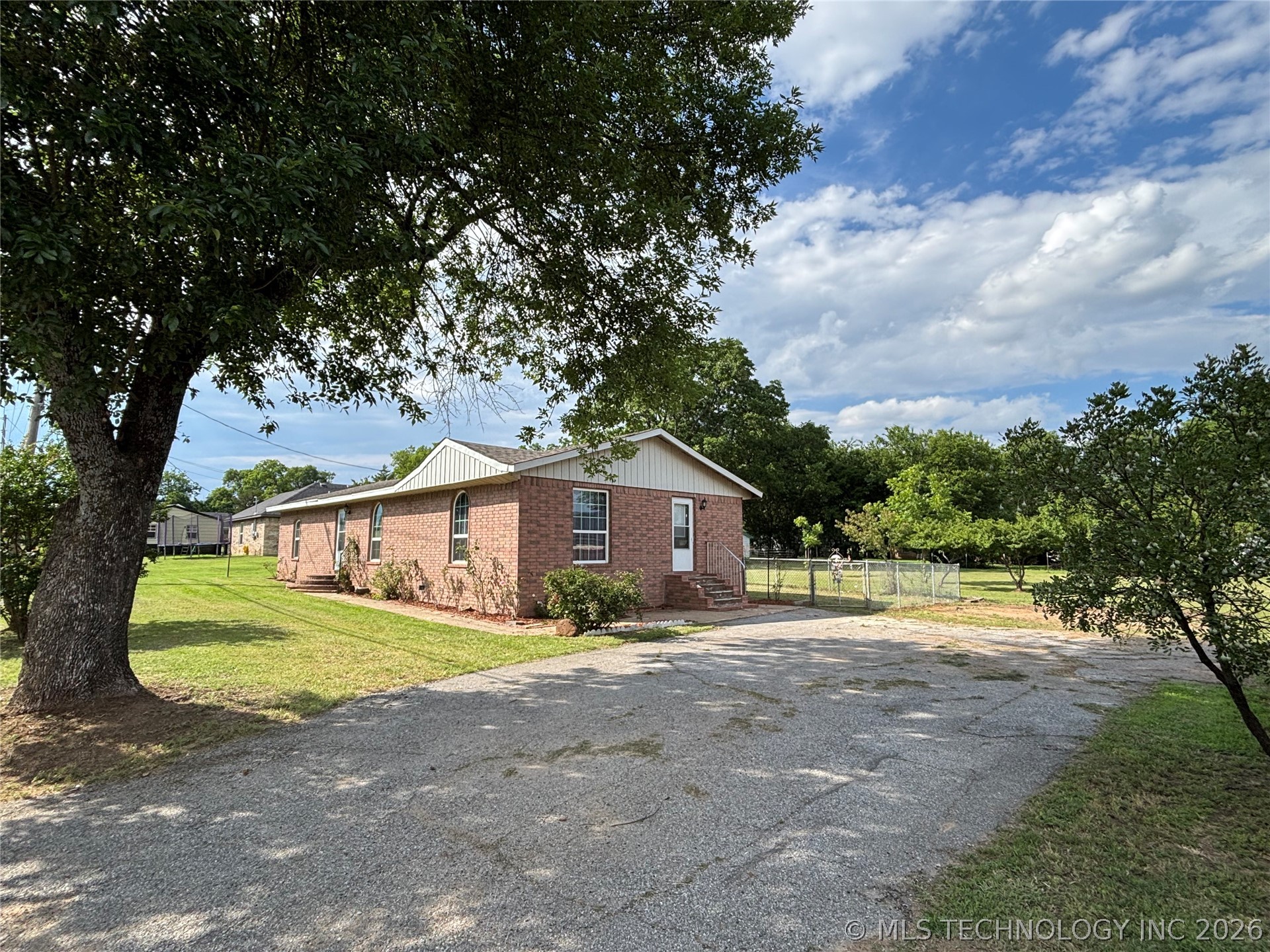 108 W Bryan Avenue Calera OK 74730