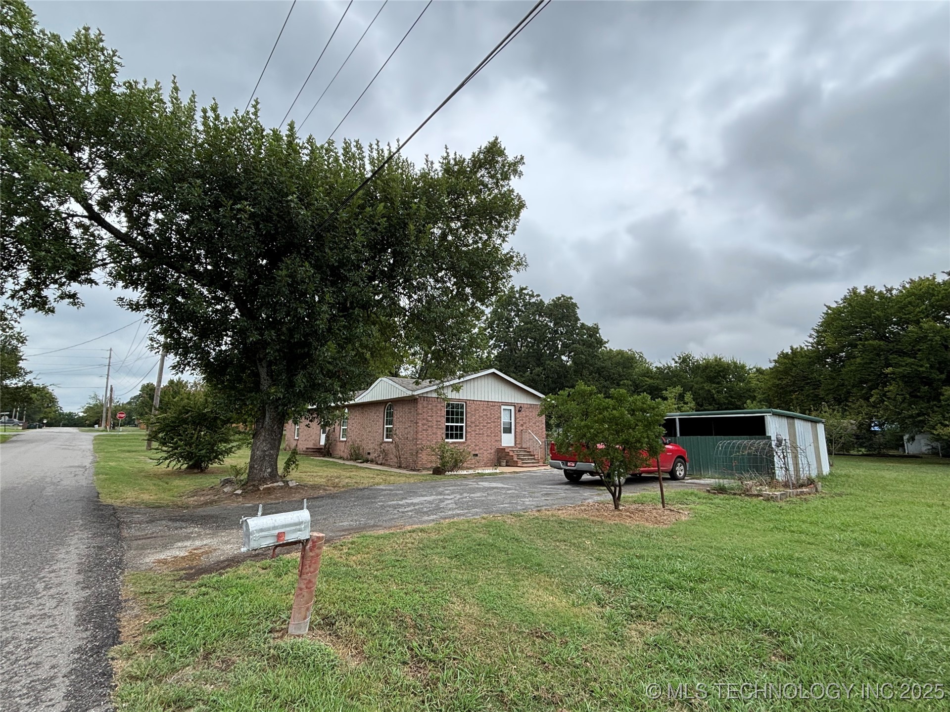 108 W Bryan Avenue Calera OK 74730