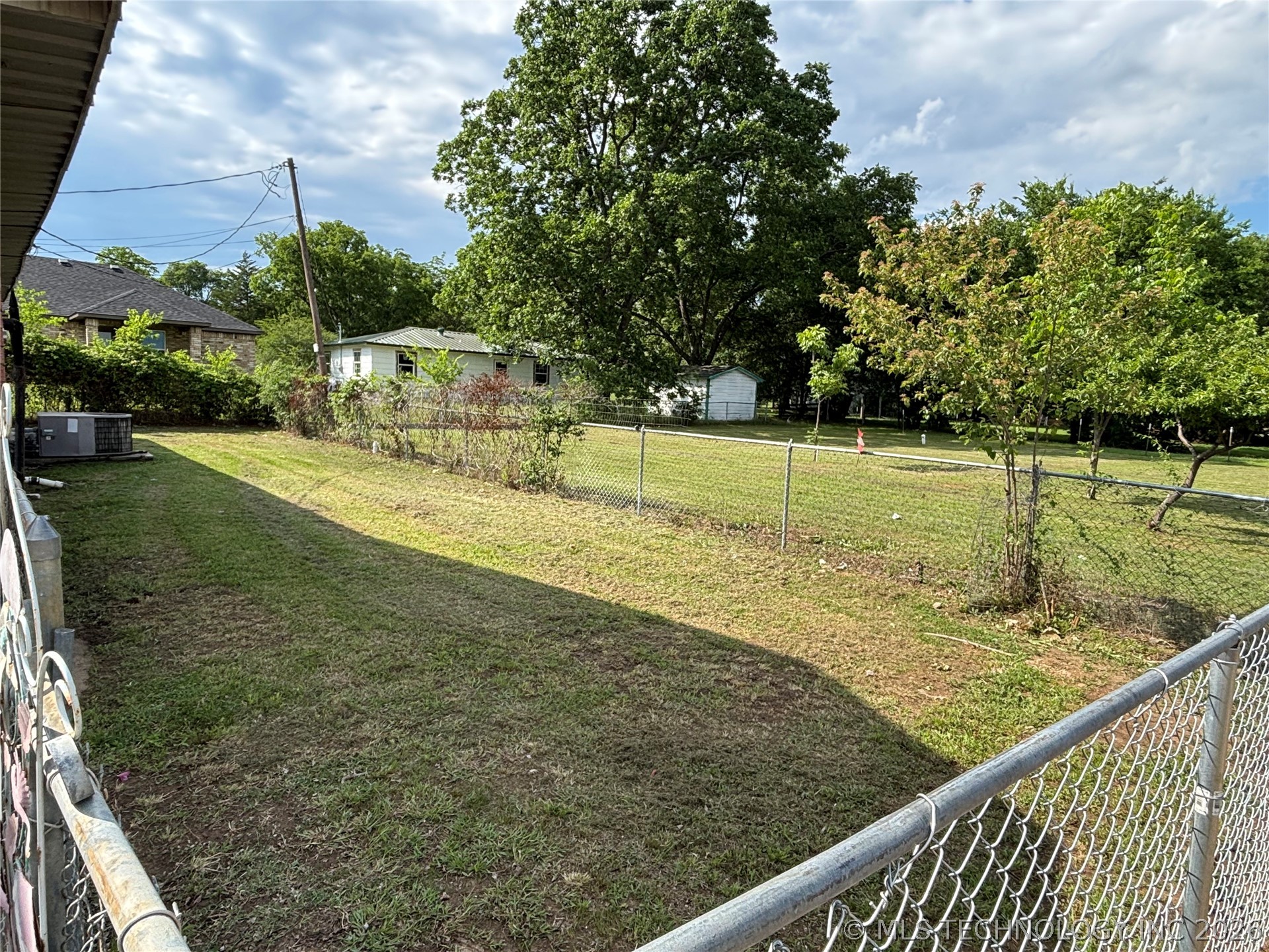 108 W Bryan Avenue Calera OK 74730