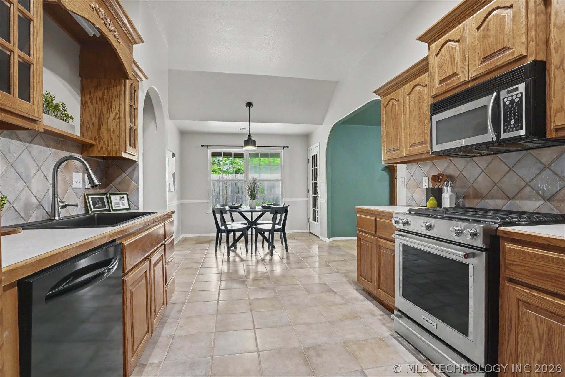 9816 E 109th Street N Owasso OK 74055