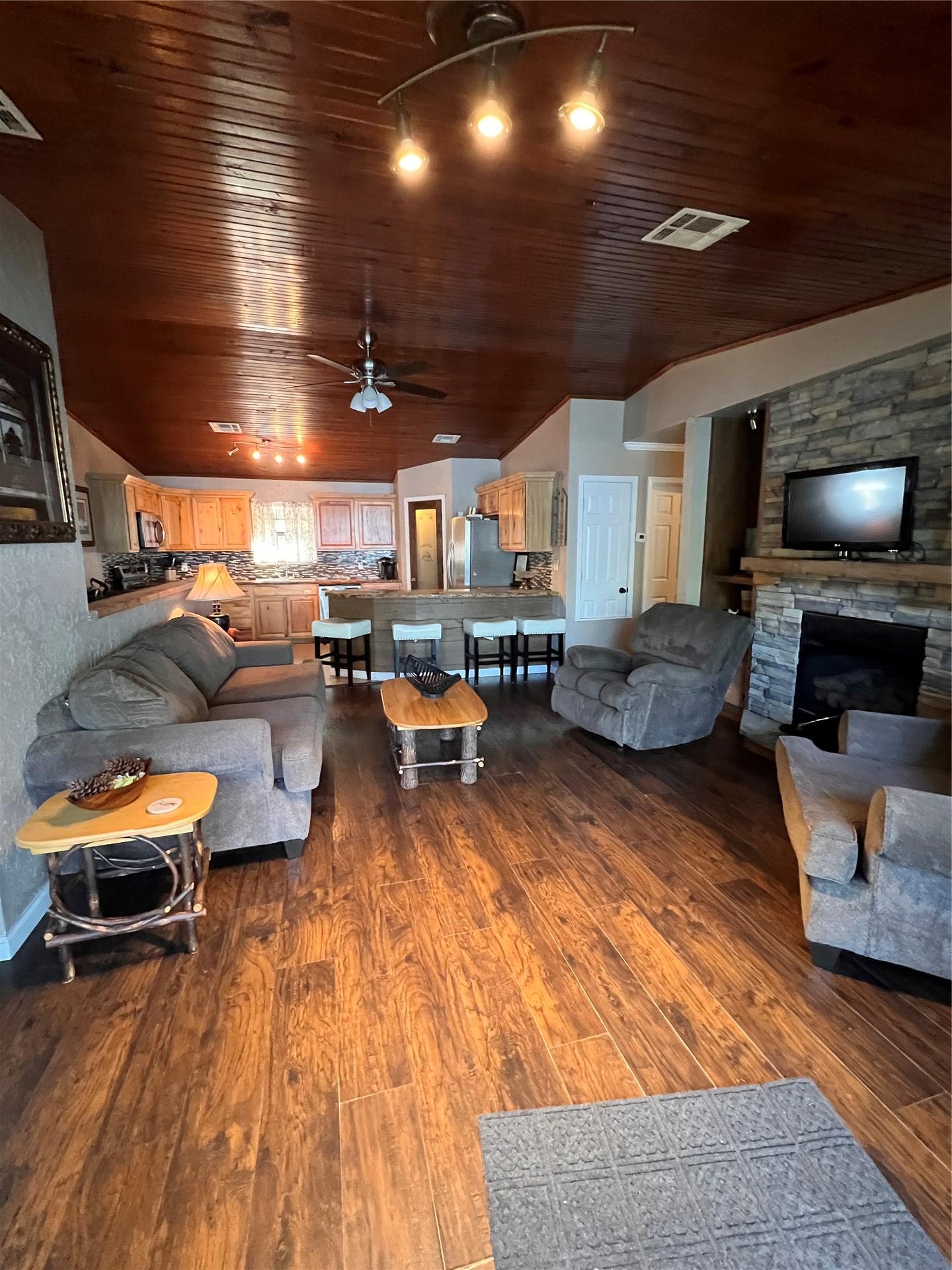 1526 Robin Hood Road Eufaula OK 74432