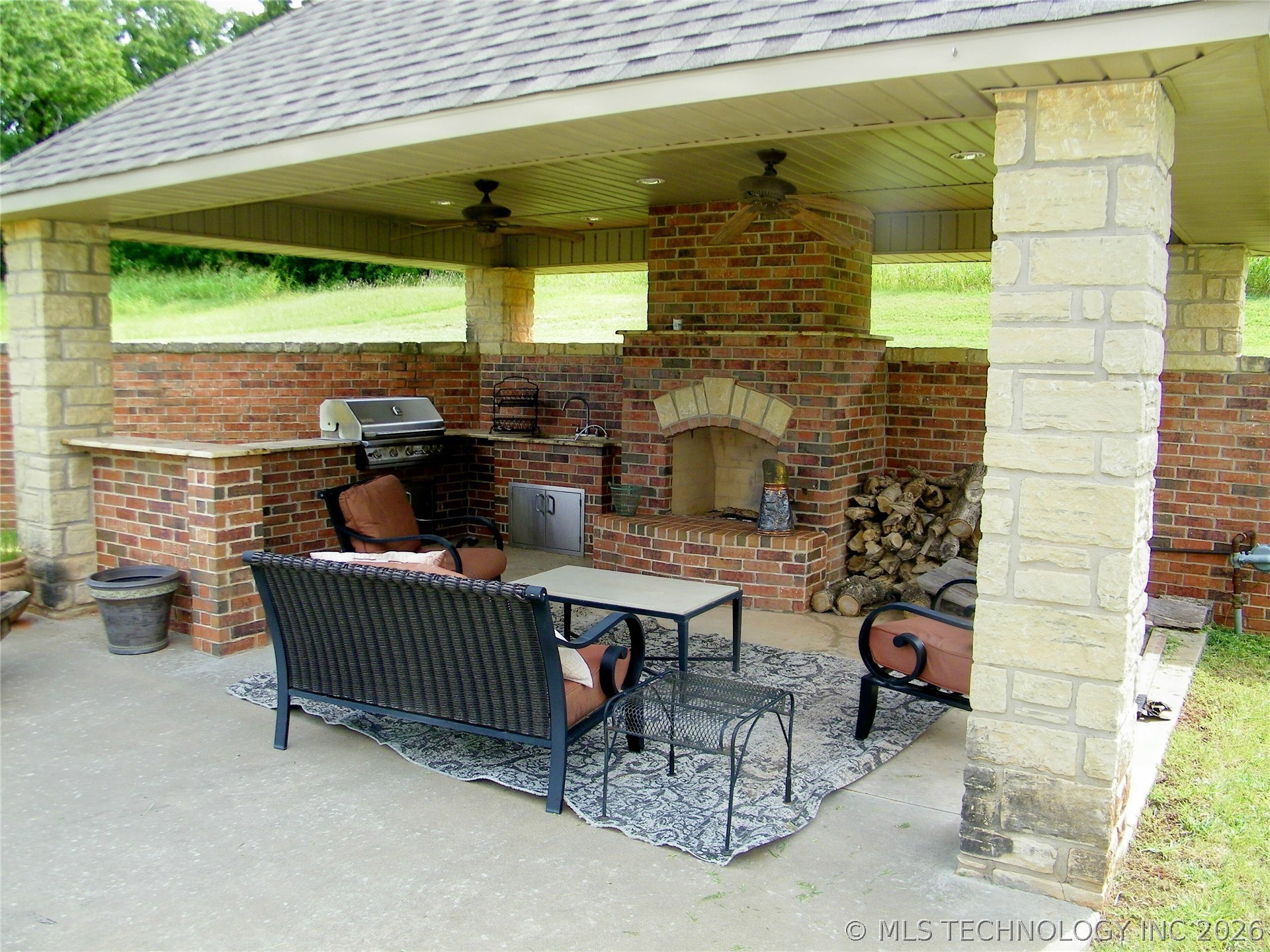 1200 Hickory Wellston OK 74881