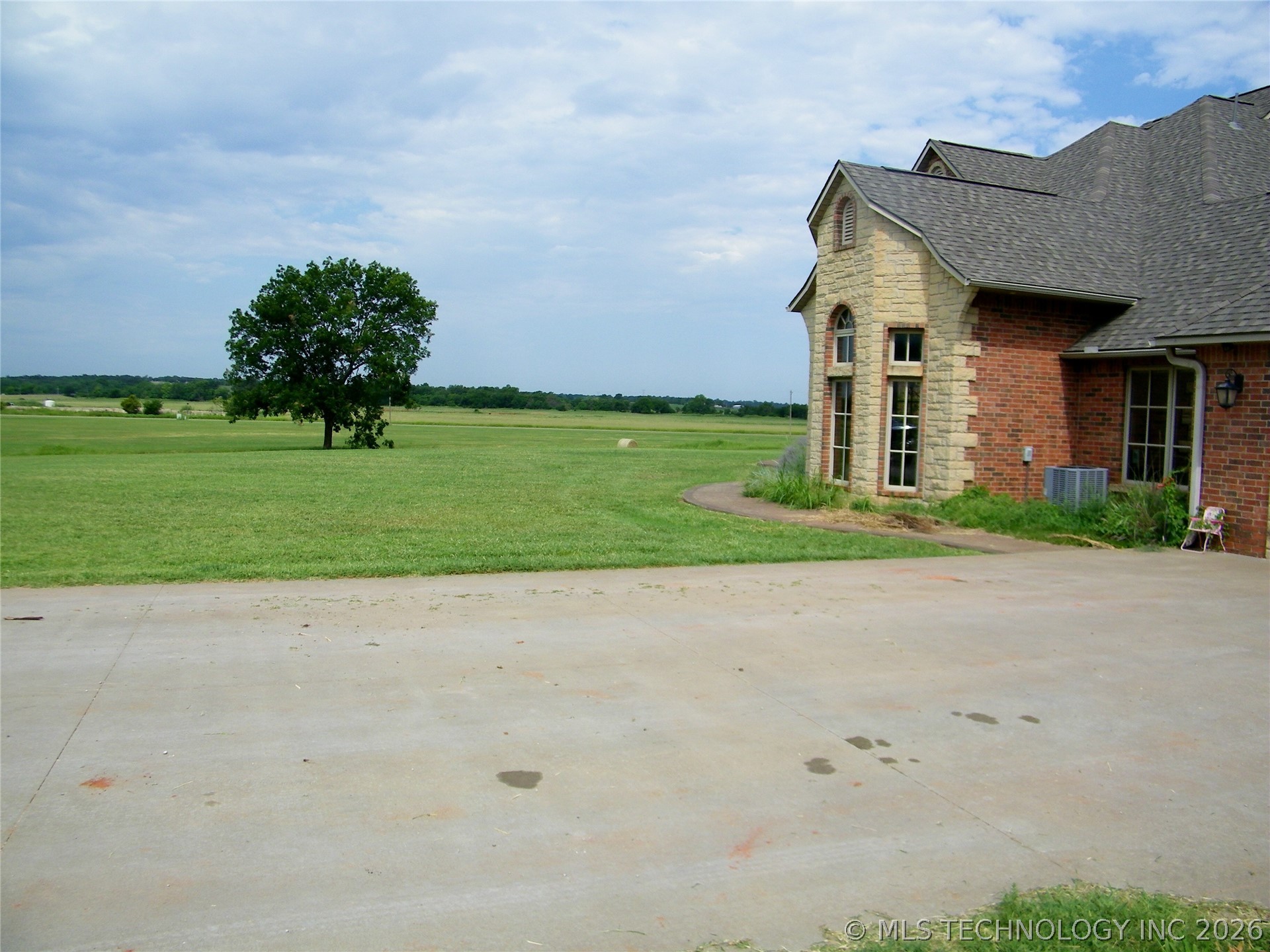 1200 Hickory Wellston OK 74881