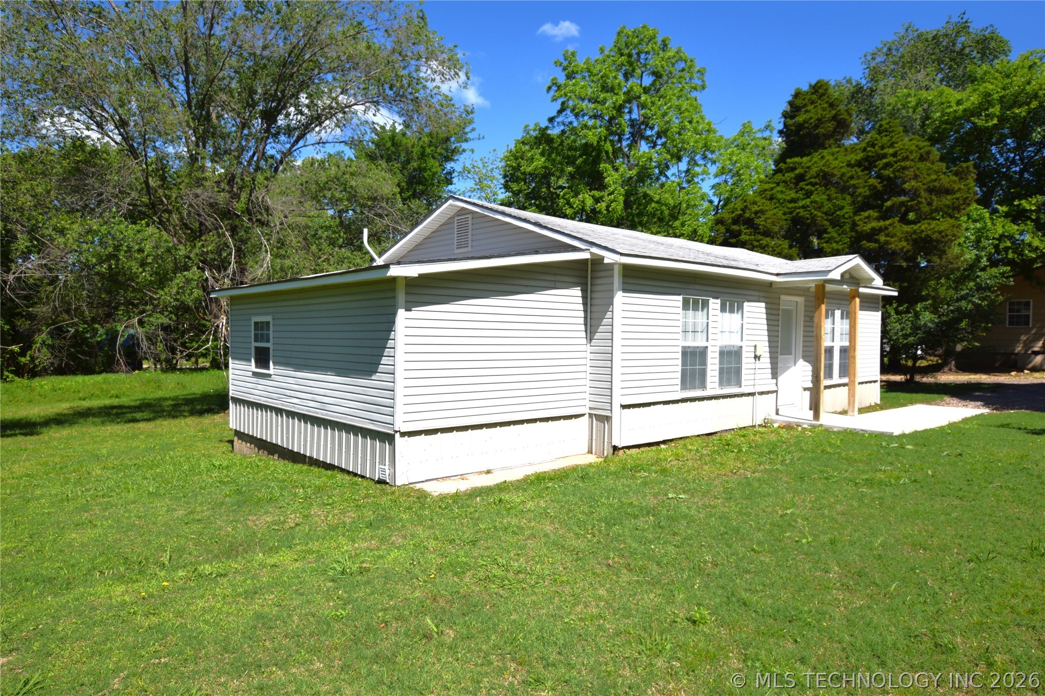 516 S Cherokee Street Stilwell OK 74960