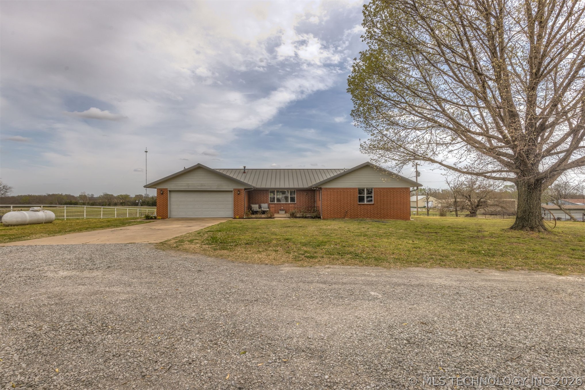 302 N Gas Street Chouteau OK 74337