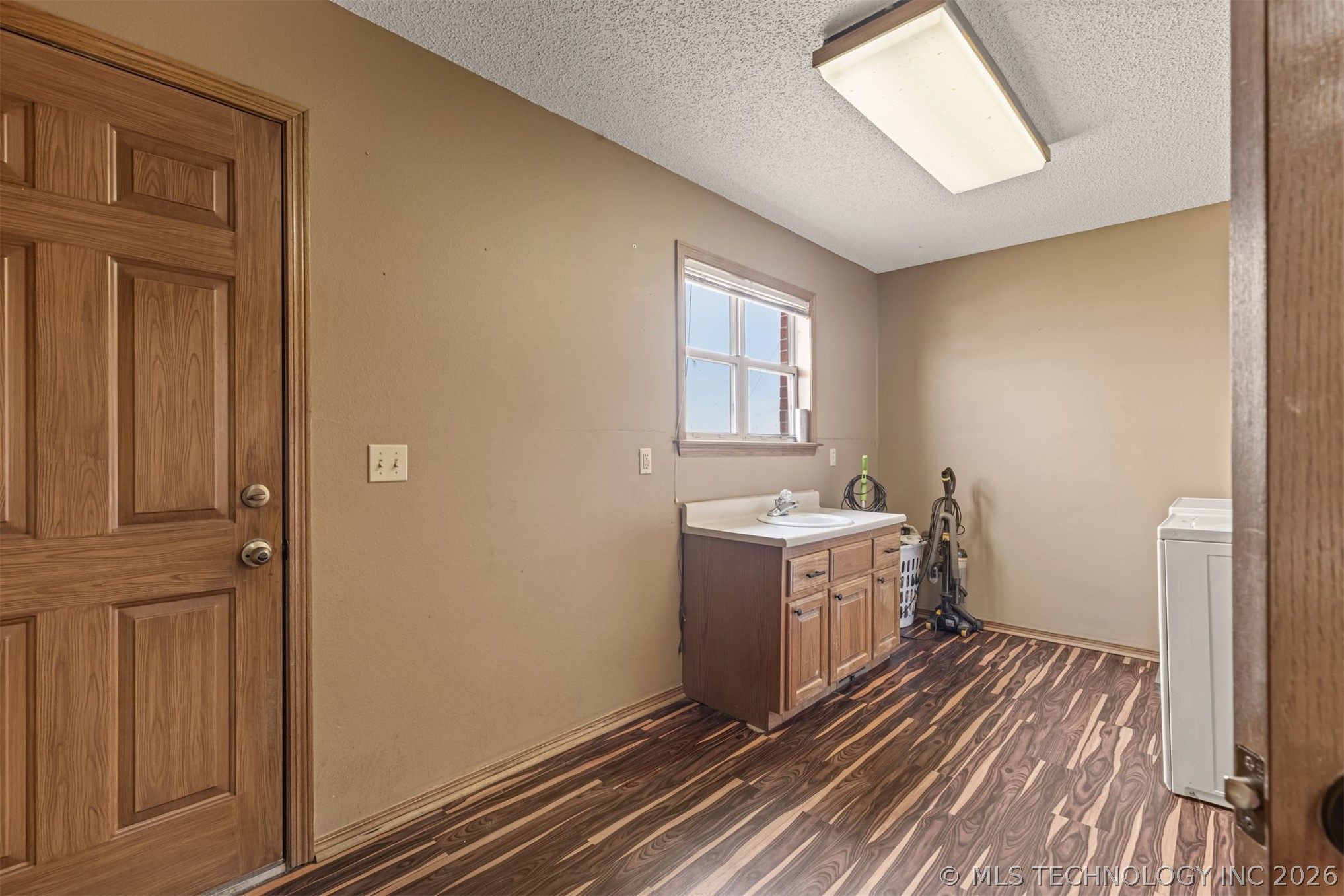 302 N Gas Street Chouteau OK 74337