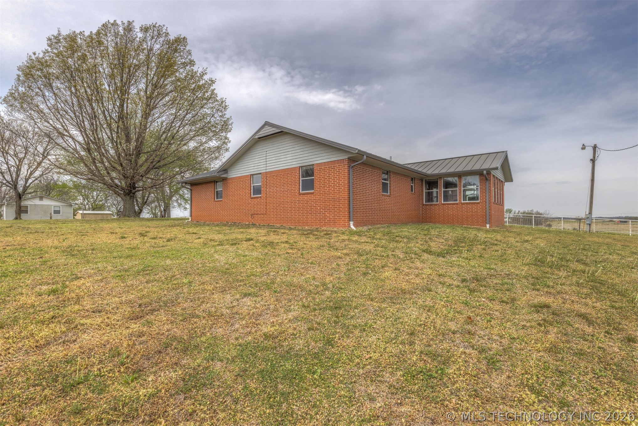 302 N Gas Street Chouteau OK 74337