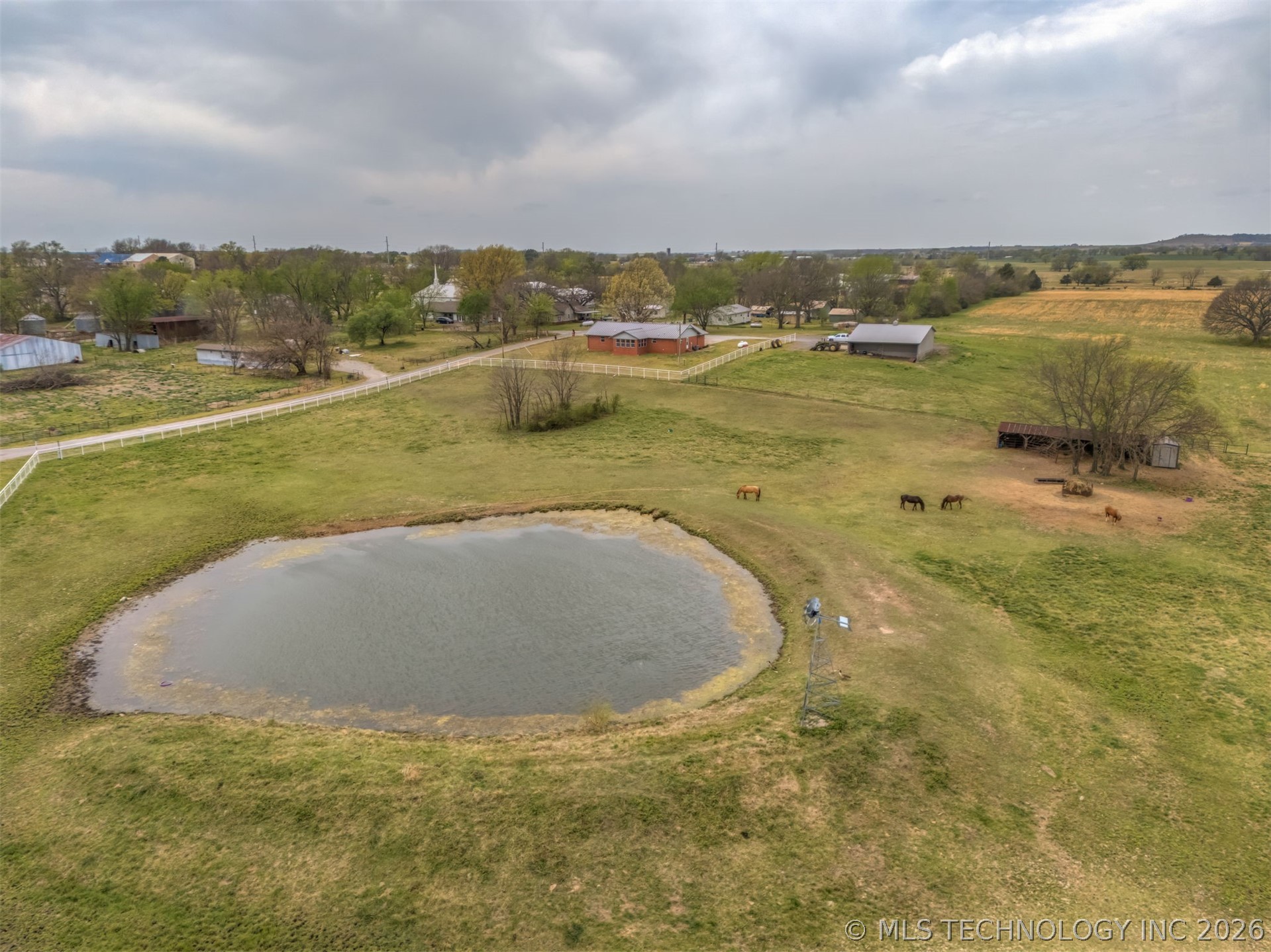302 N Gas Street Chouteau OK 74337