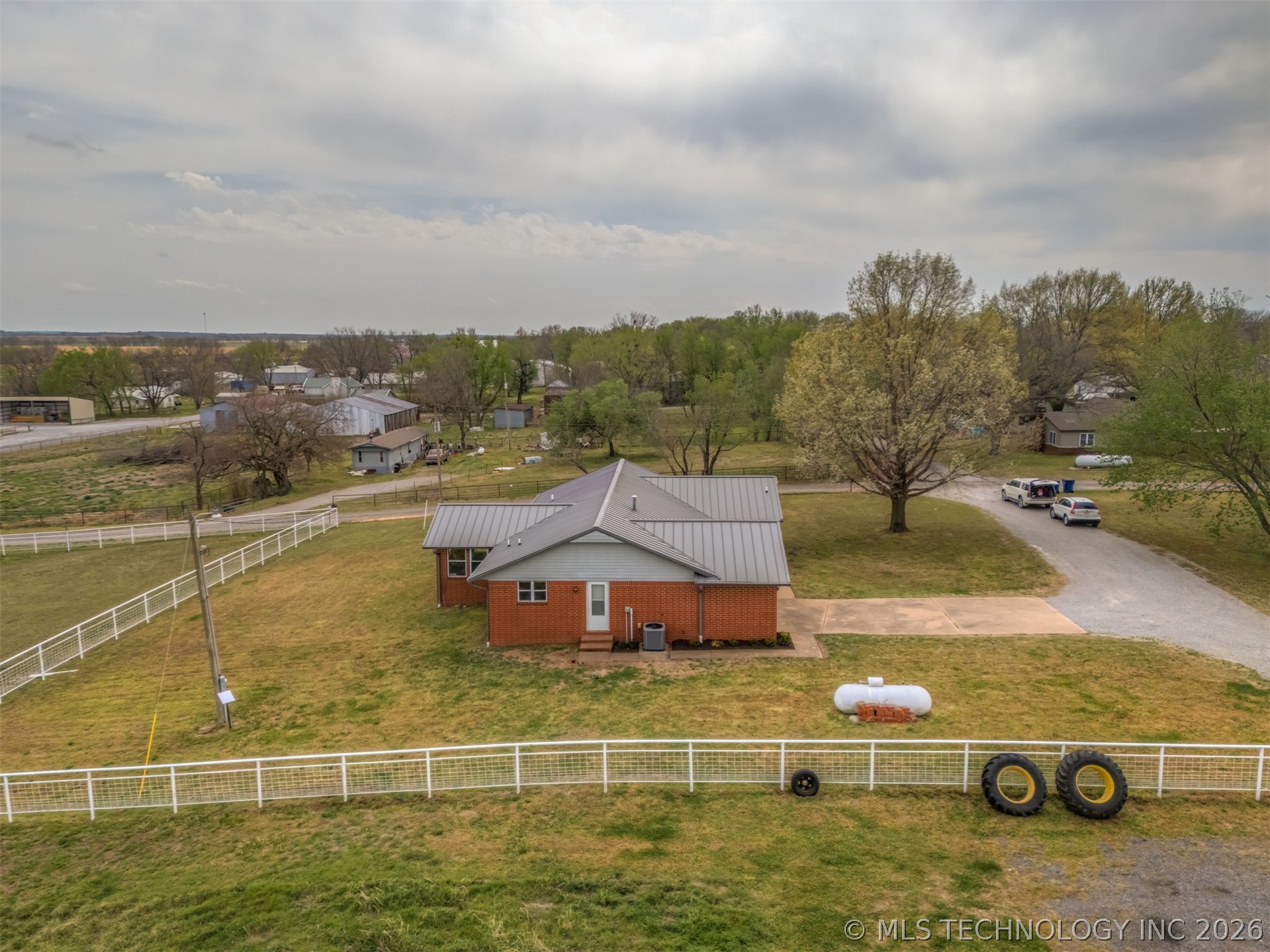 302 N Gas Street Chouteau OK 74337