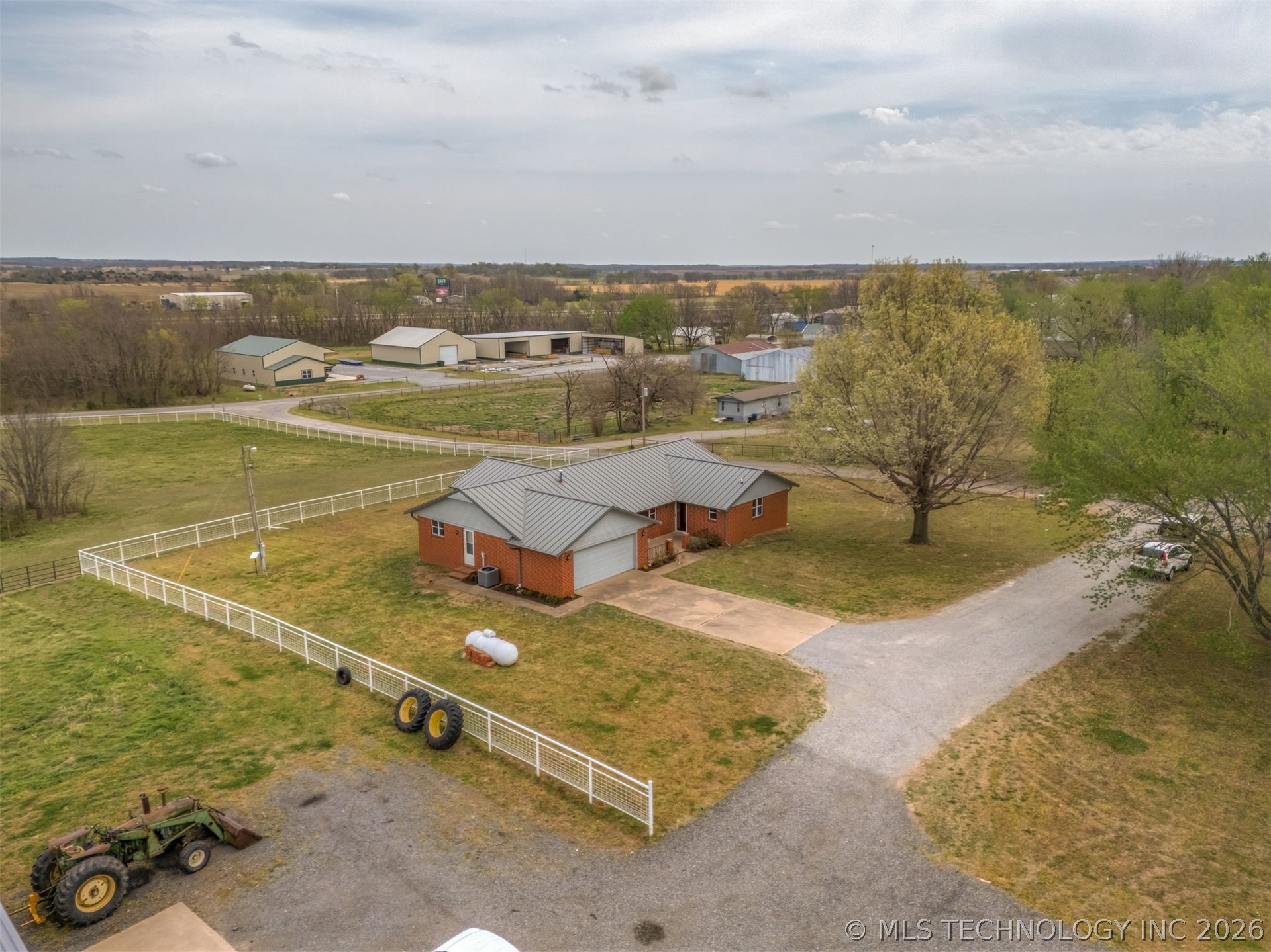 302 N Gas Street Chouteau OK 74337