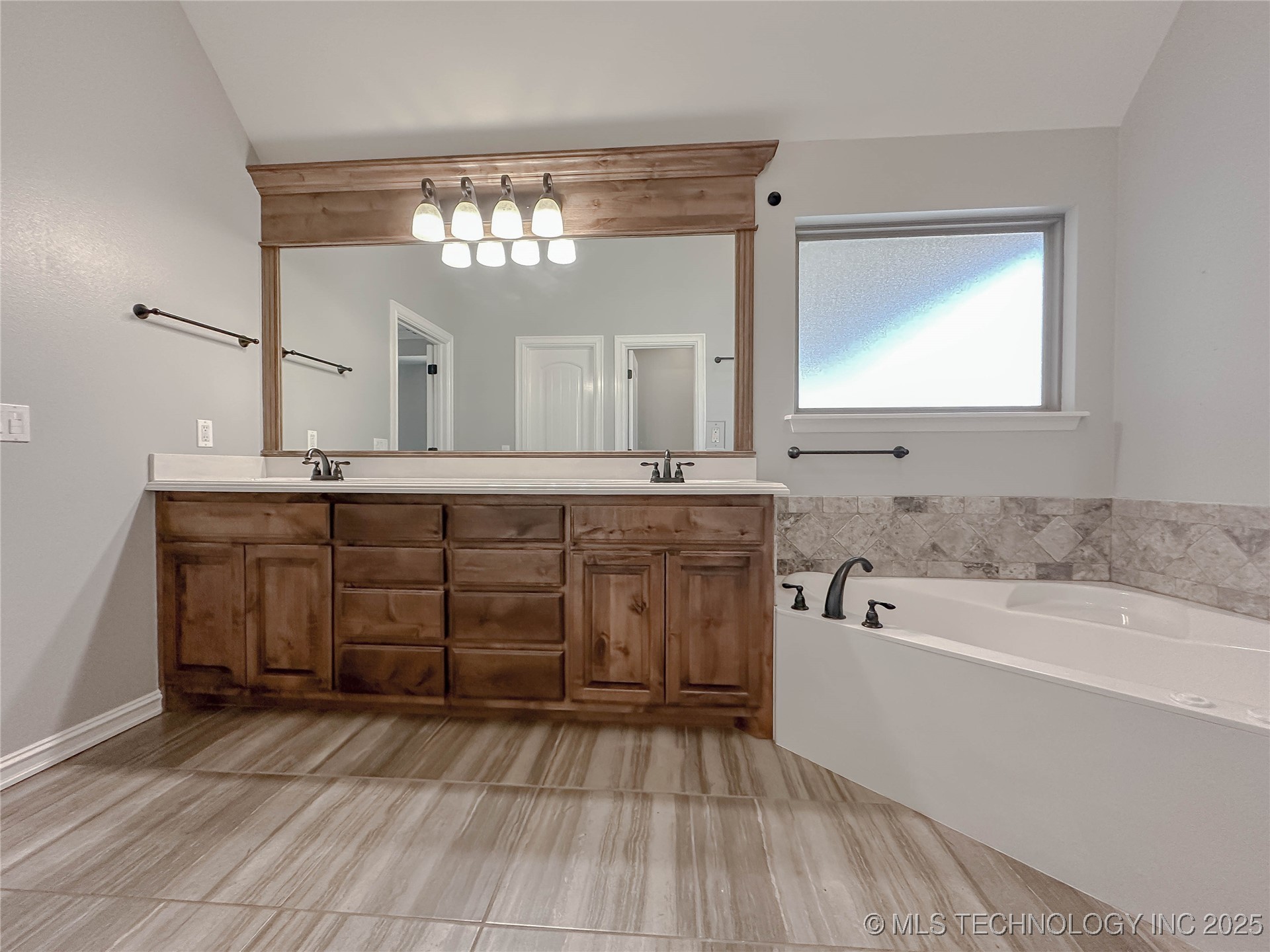 6133 E Engelmann Street Claremore OK 74019