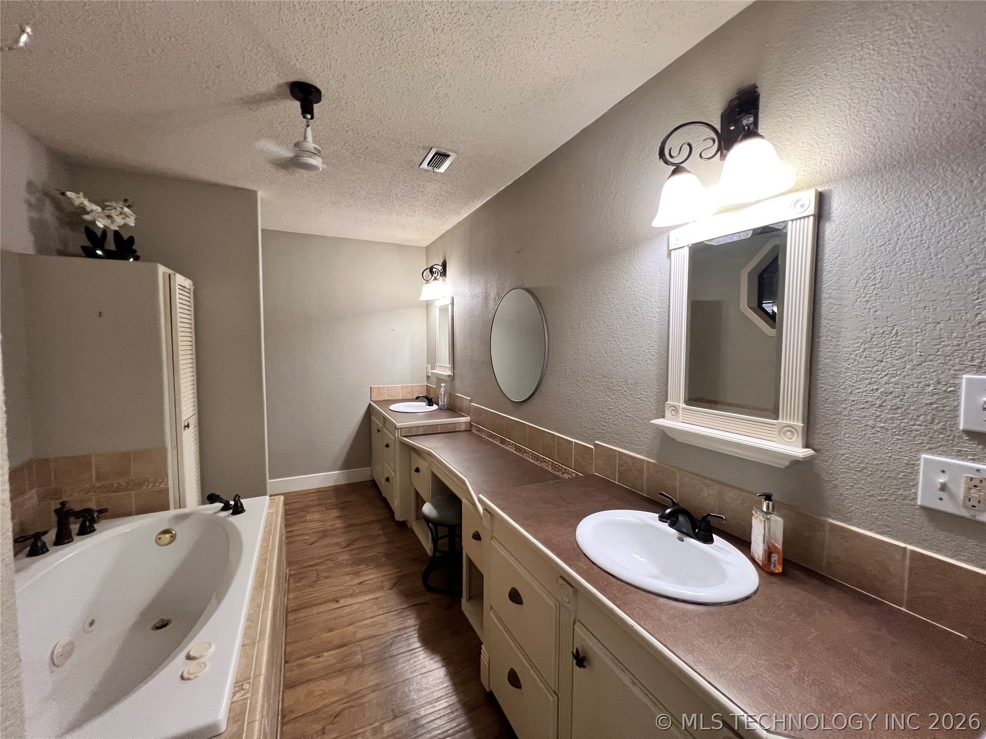 11782 Oak Ridge Street Kingston OK 73439