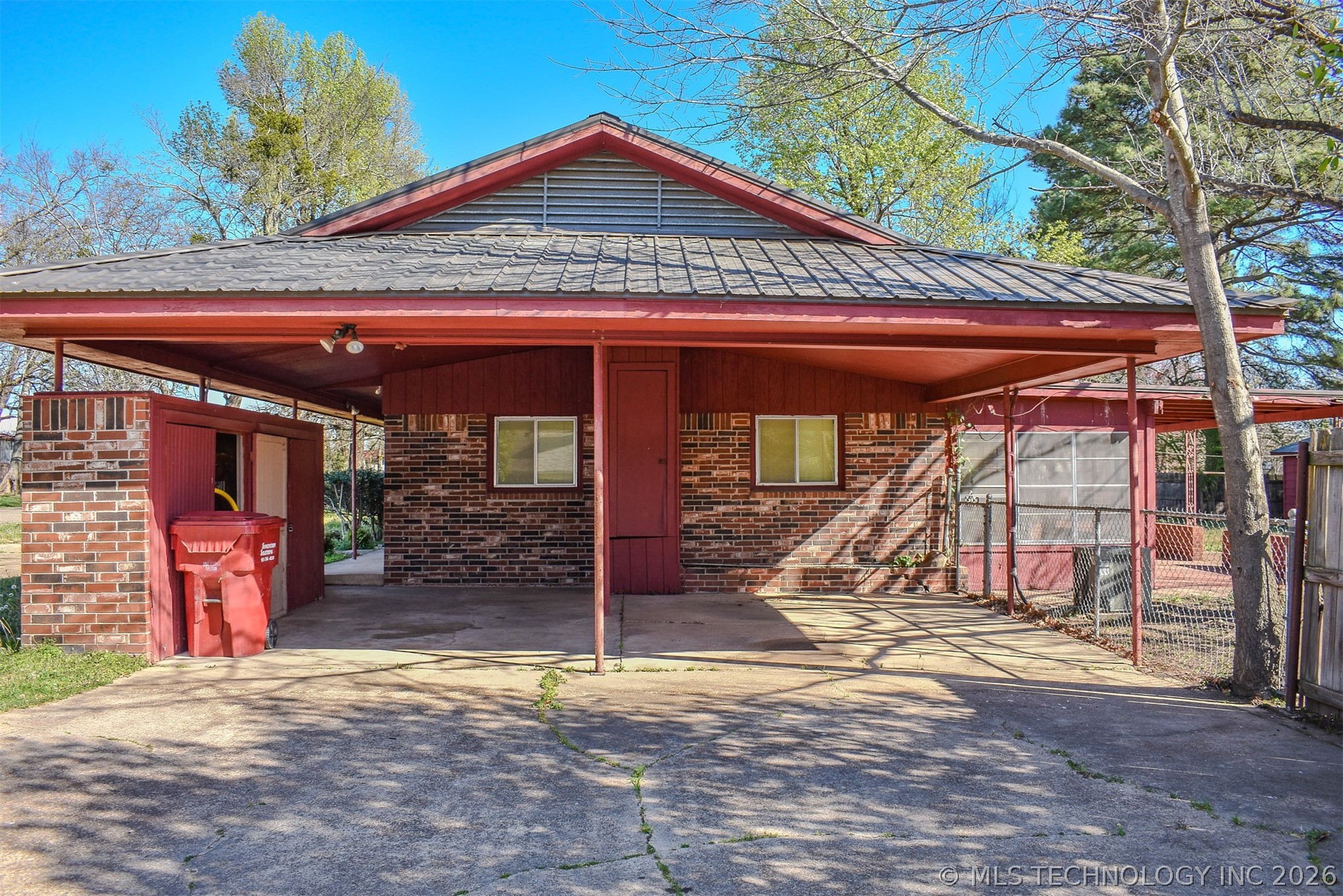 702 N 6th Street Hugo OK 74743