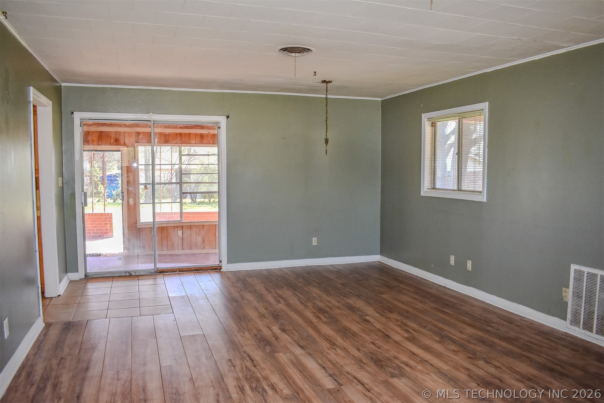 702 N 6th Street Hugo OK 74743