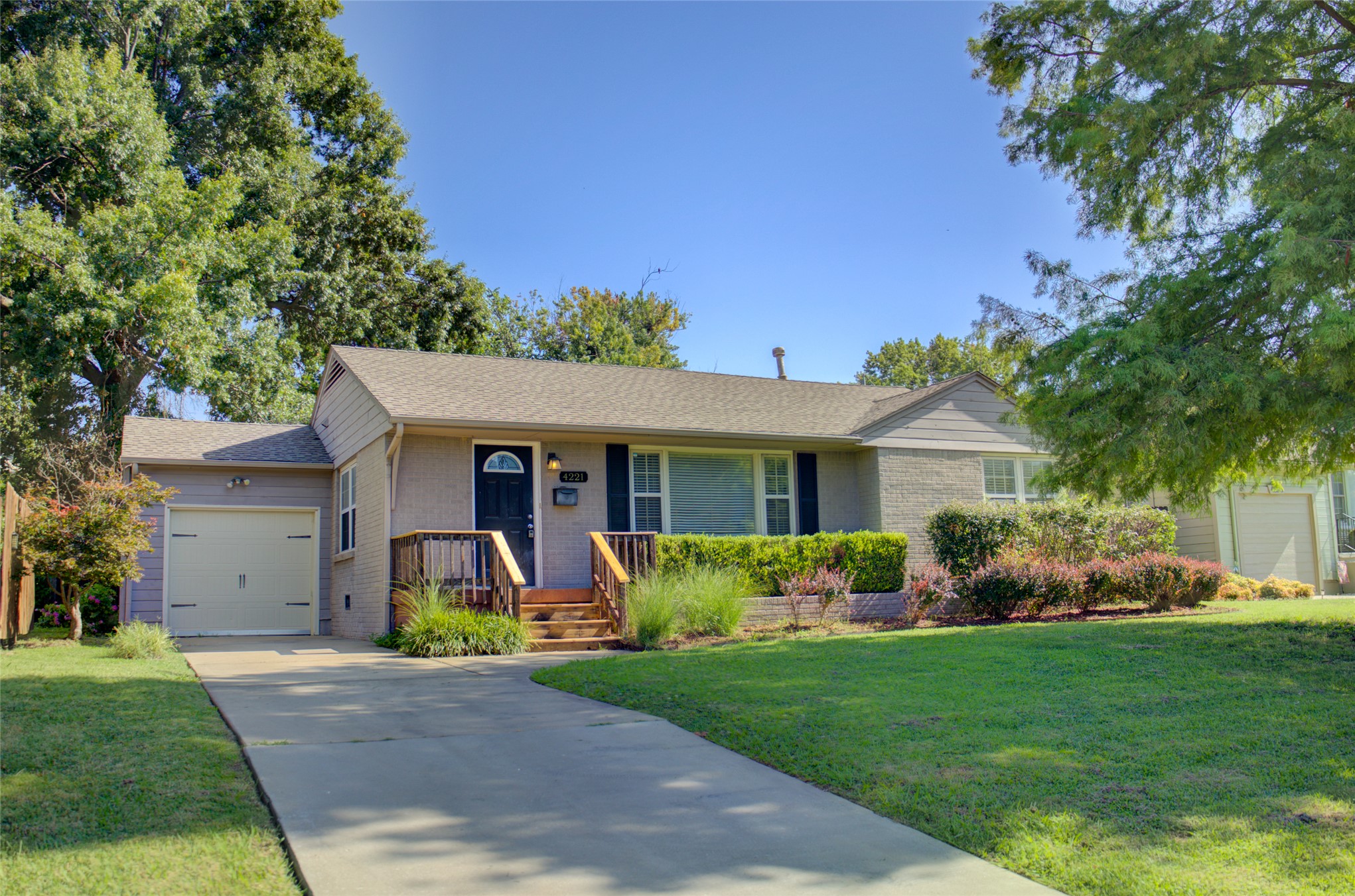 4221 E 25th Place E Tulsa OK 74114