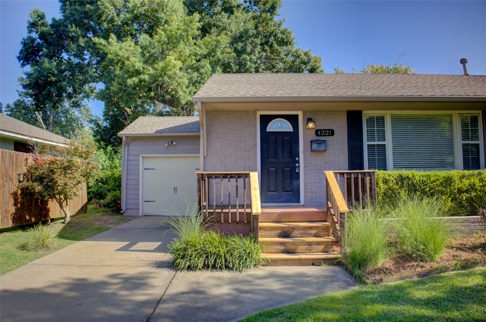 4221 E 25th Place E Tulsa OK 74114