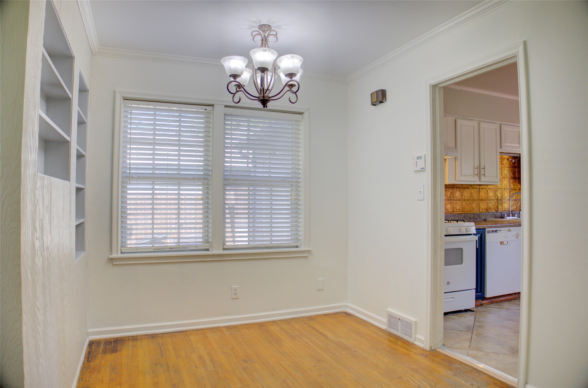 4221 E 25th Place E Tulsa OK 74114