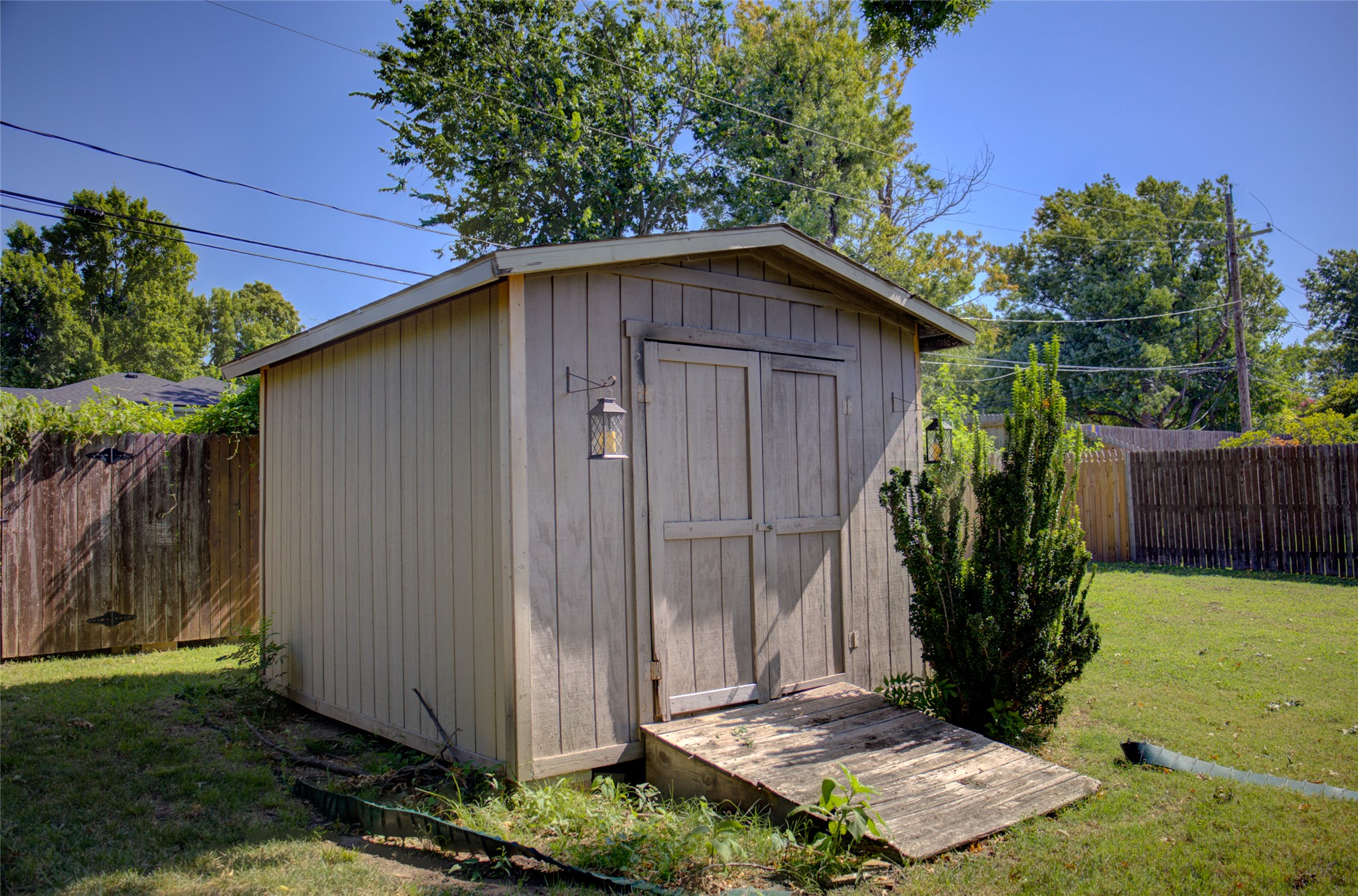 4221 E 25th Place E Tulsa OK 74114