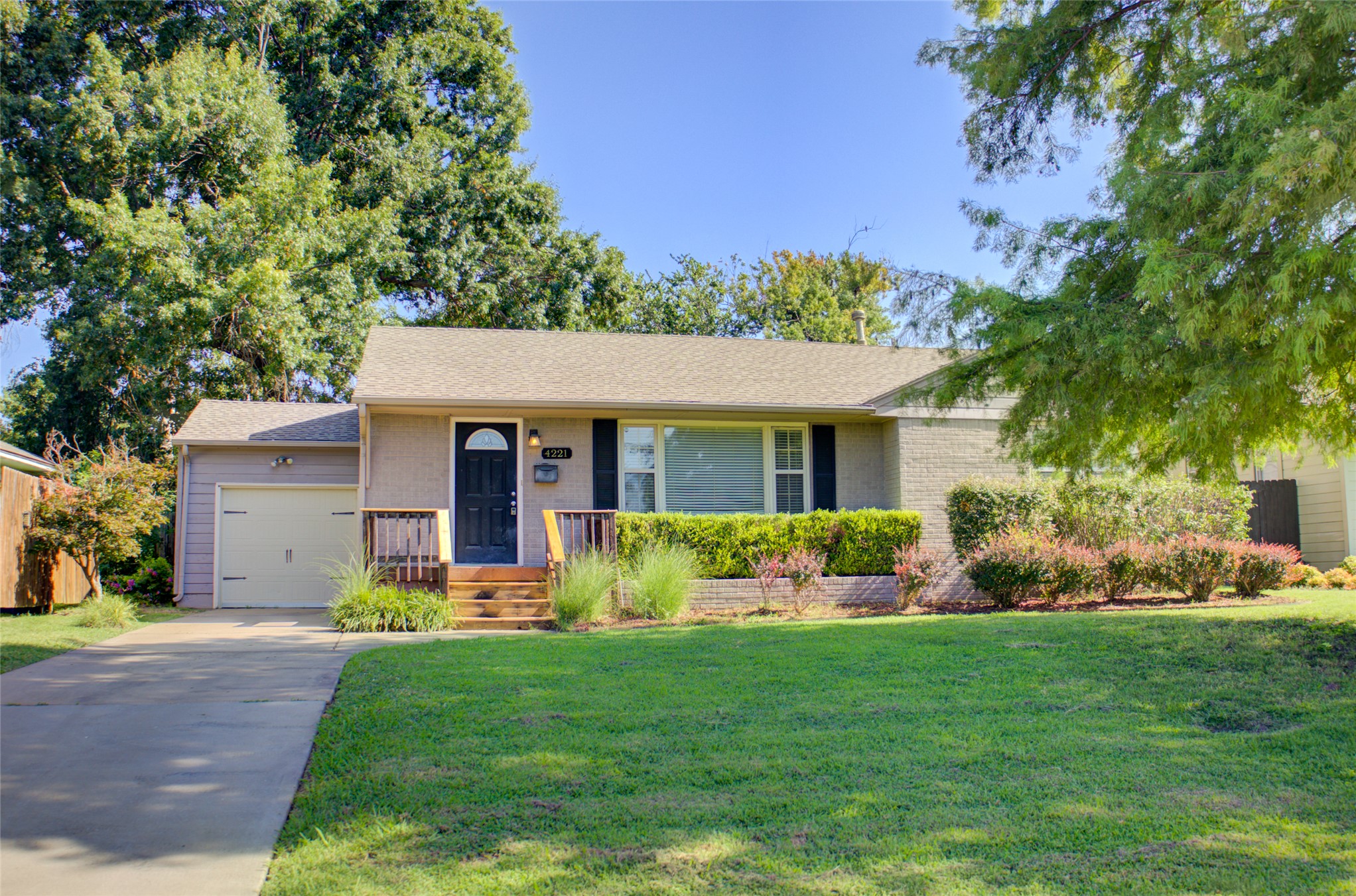 4221 E 25th Place E Tulsa OK 74114