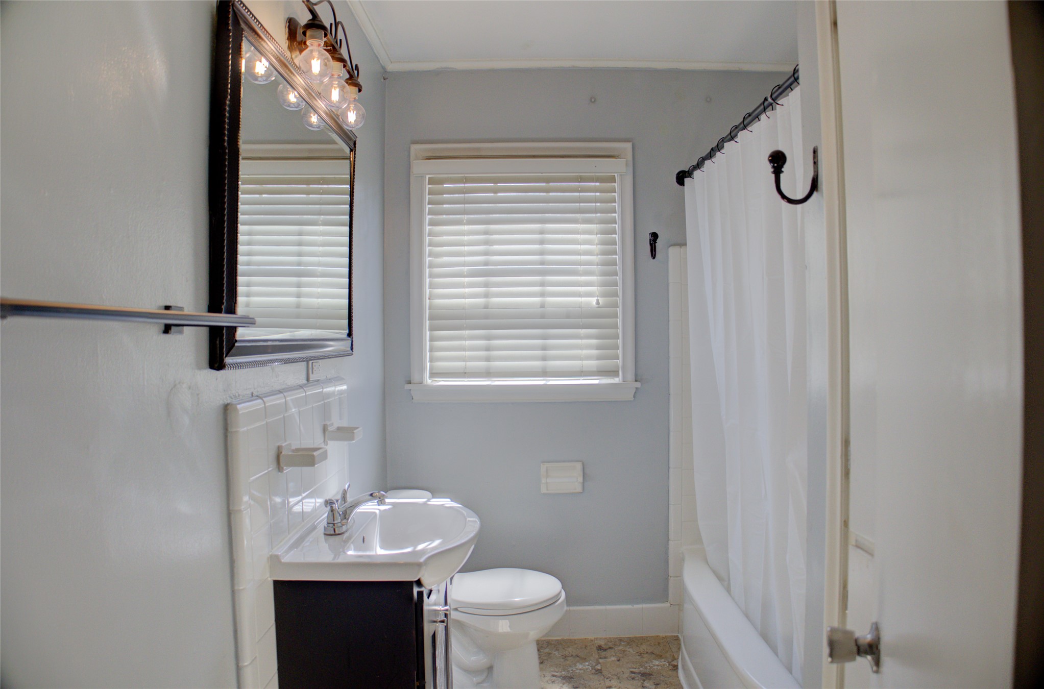 4221 E 25th Place E Tulsa OK 74114