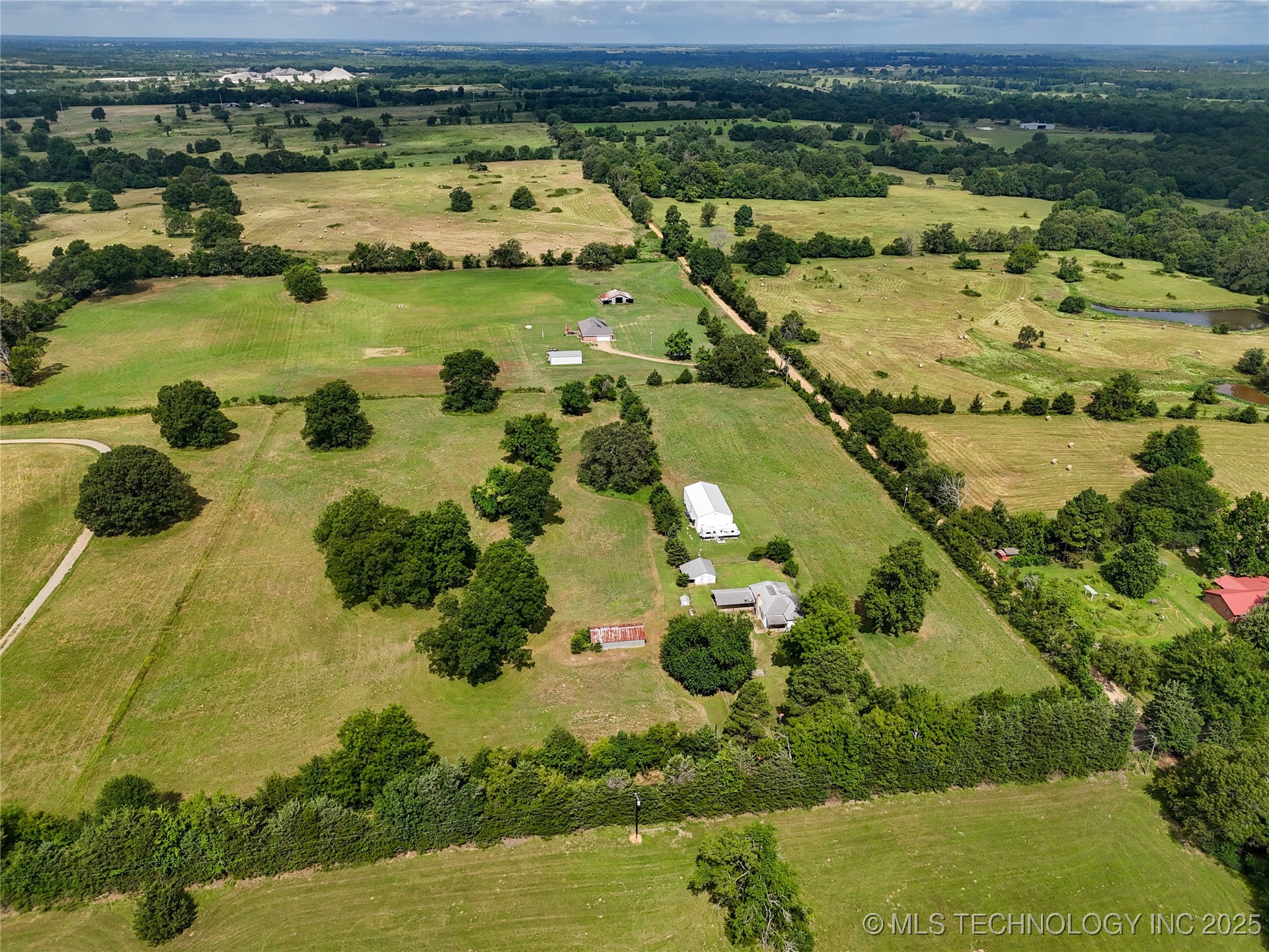652 N 4230 Road Hugo OK 74743