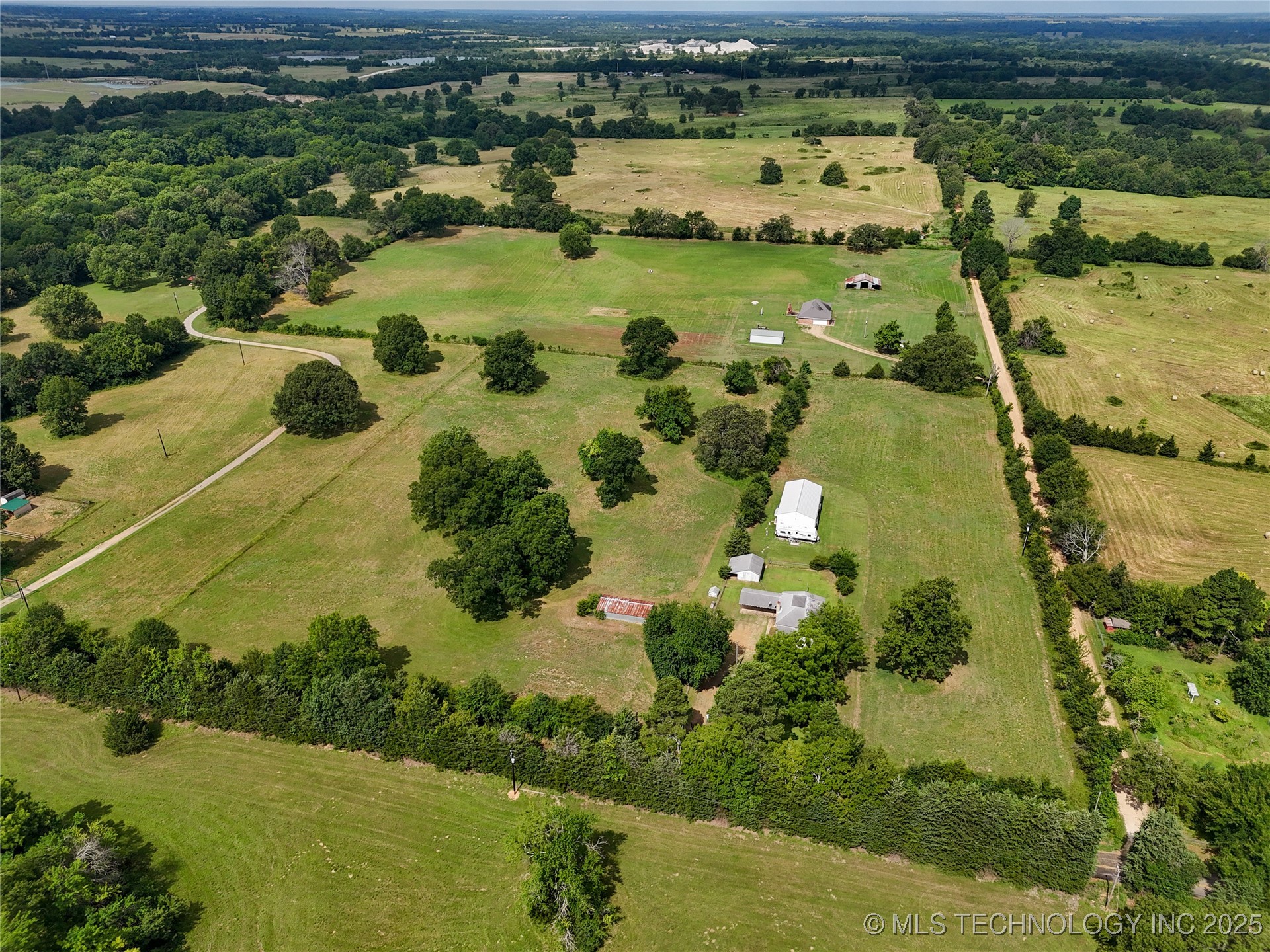 652 N 4230 Road Hugo OK 74743