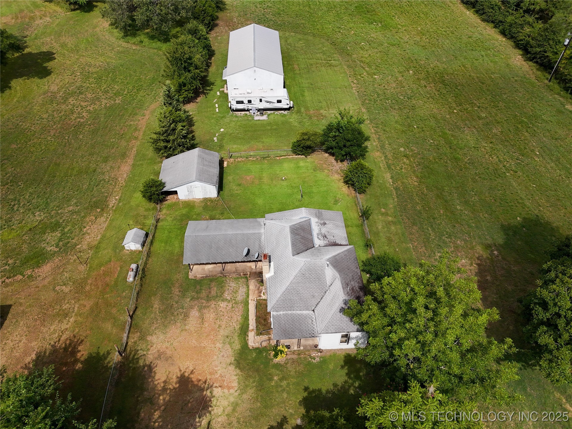 652 N 4230 Road Hugo OK 74743