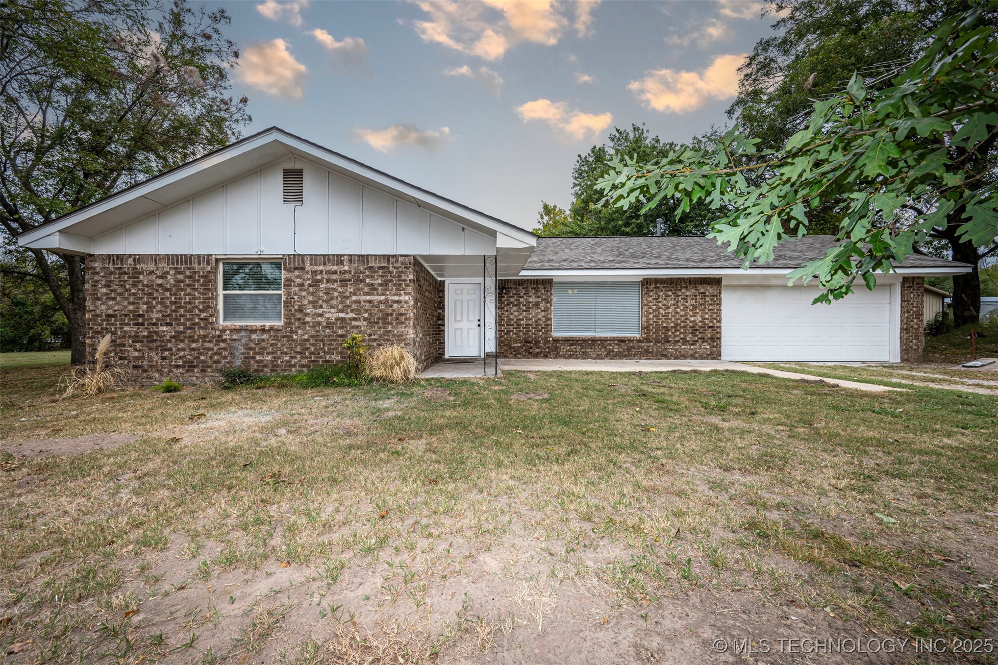 504 E Paul Allen OK 74825