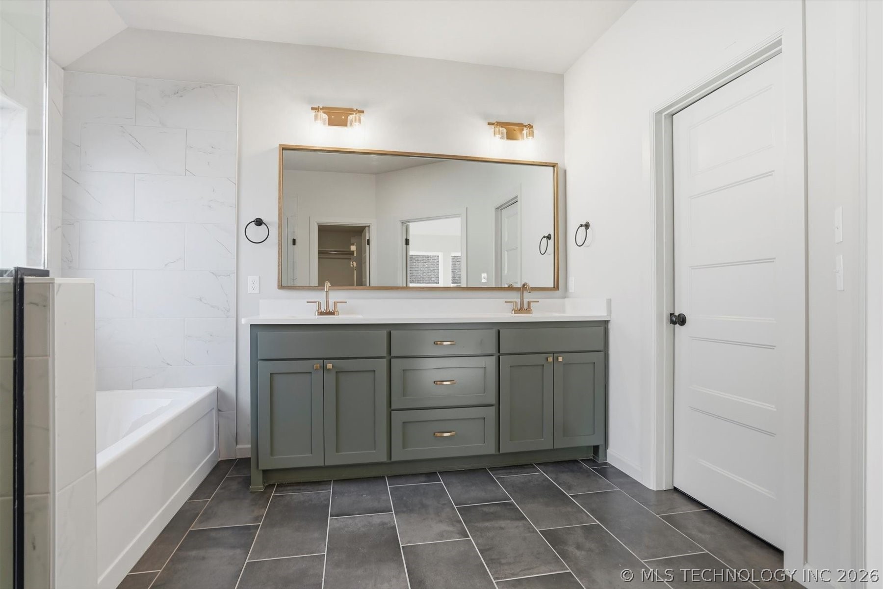 7215 E Queens Street Broken Arrow OK 74014