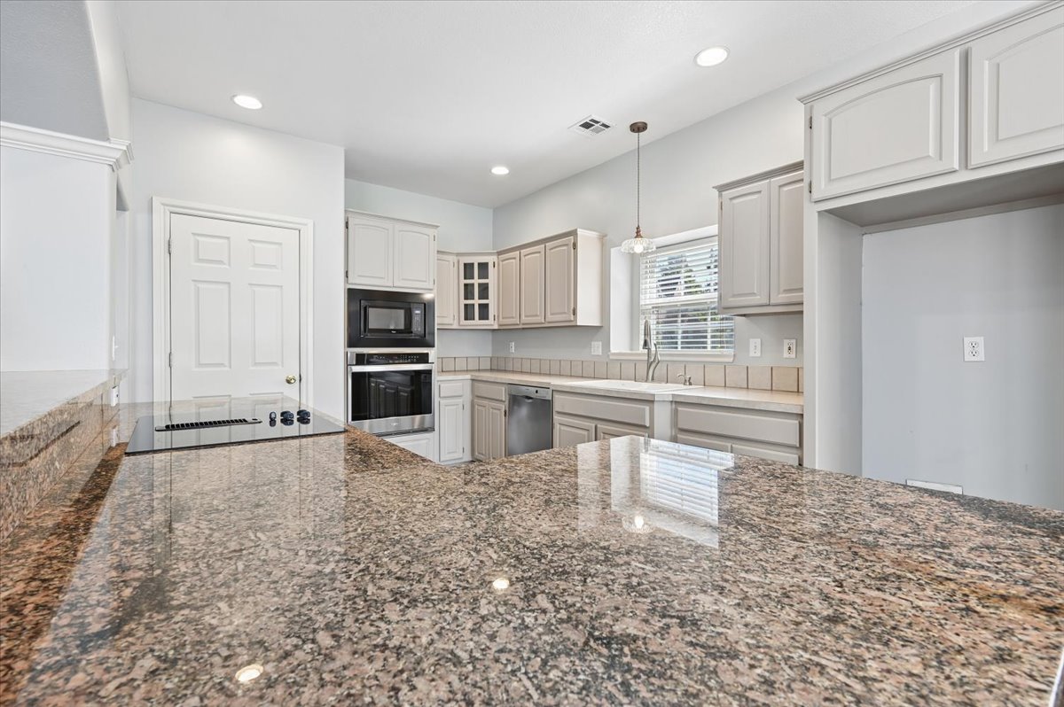 9822 E 83rd Place Tulsa OK 74133