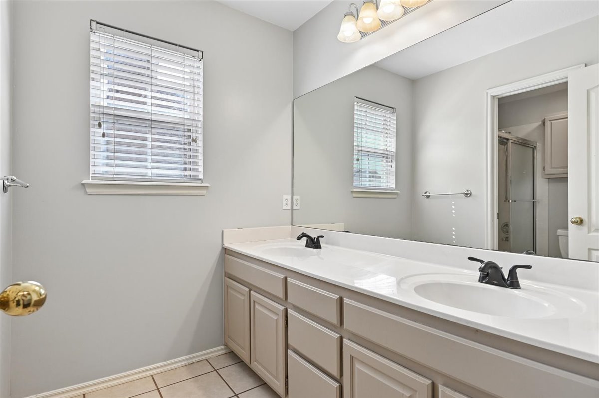 9822 E 83rd Place Tulsa OK 74133