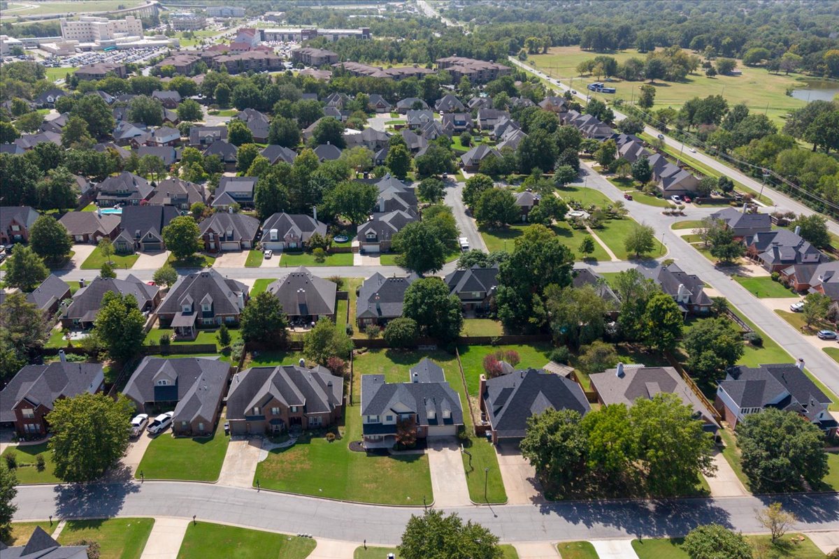 9822 E 83rd Place Tulsa OK 74133