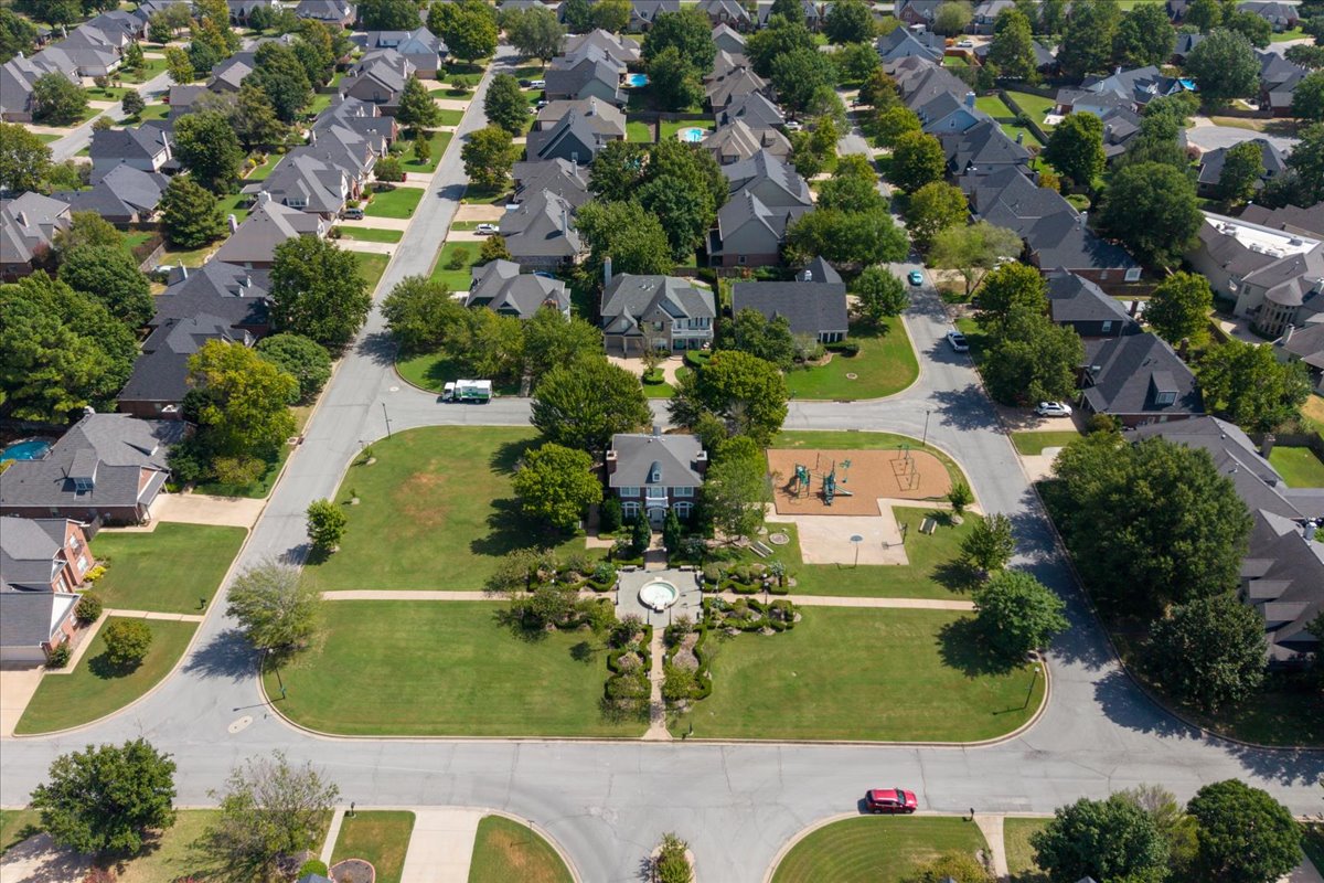 9822 E 83rd Place Tulsa OK 74133