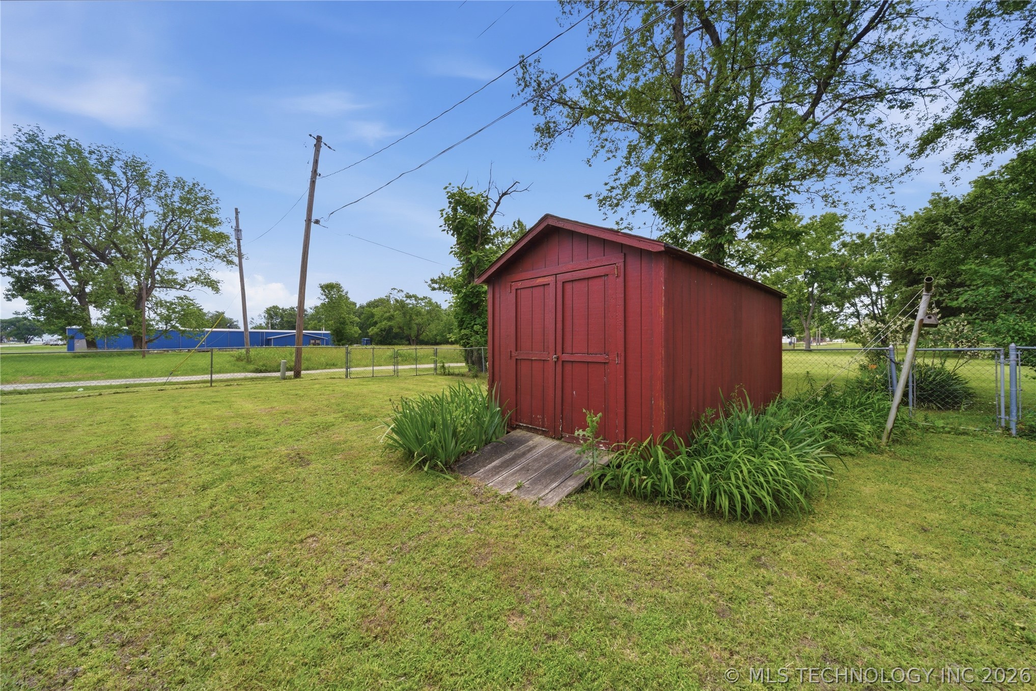 1318 E Fairview Avenue Nowata OK 74048