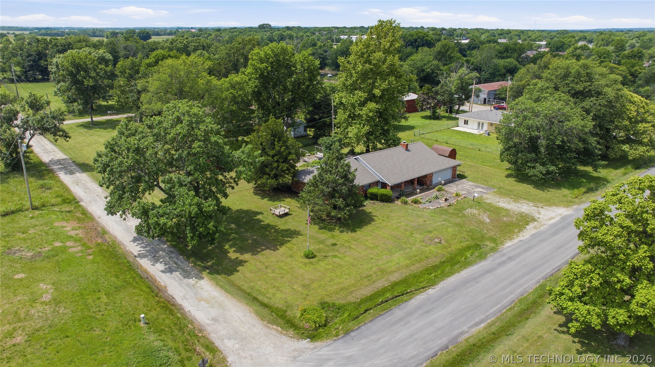 1318 E Fairview Avenue Nowata OK 74048