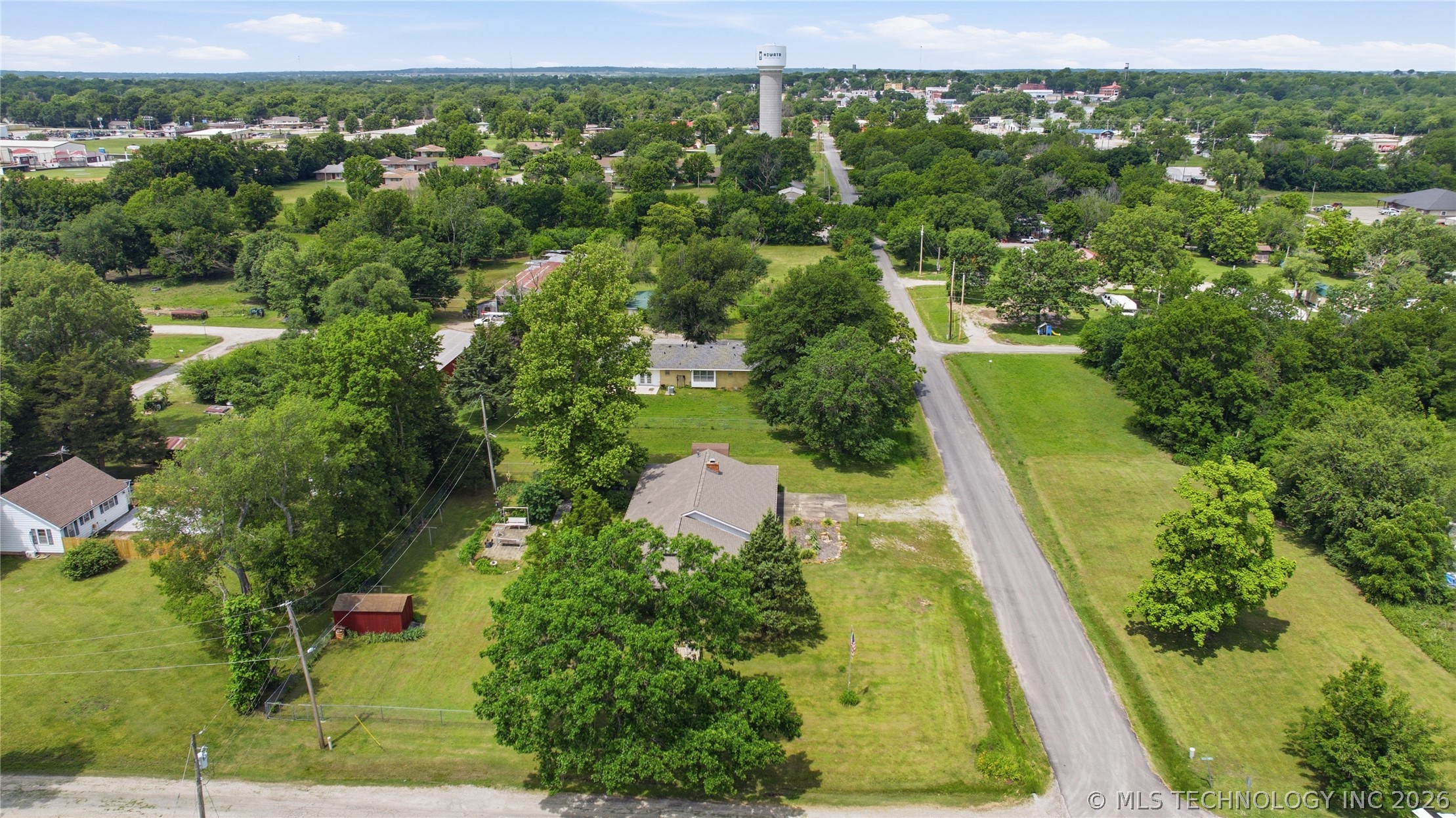 1318 E Fairview Avenue Nowata OK 74048
