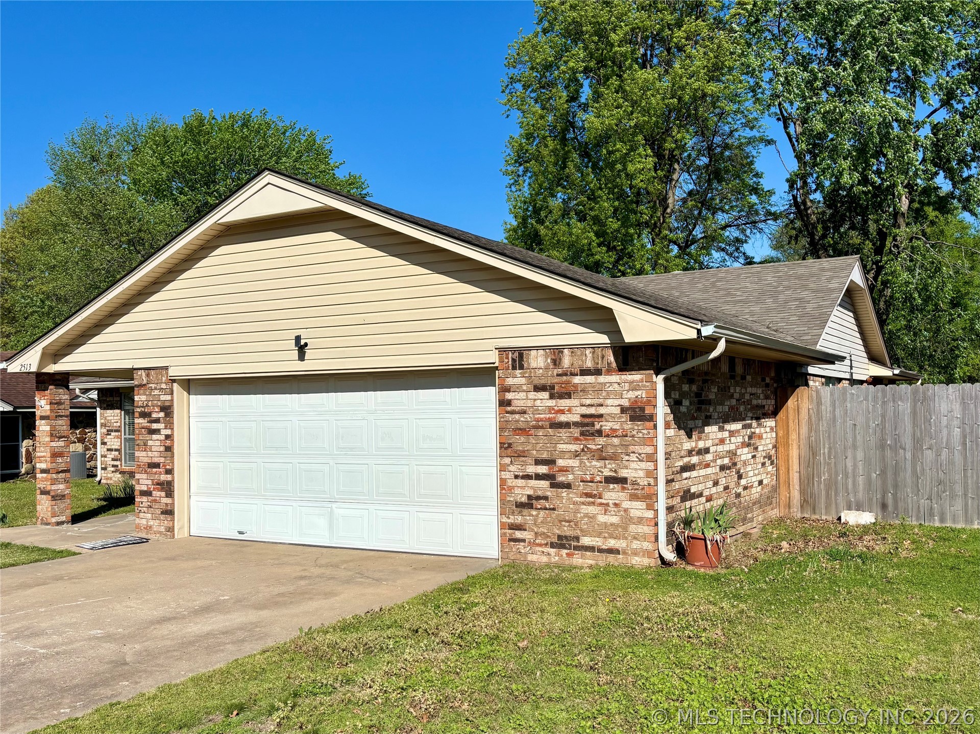 2513 S 27th Place Muskogee OK 74401