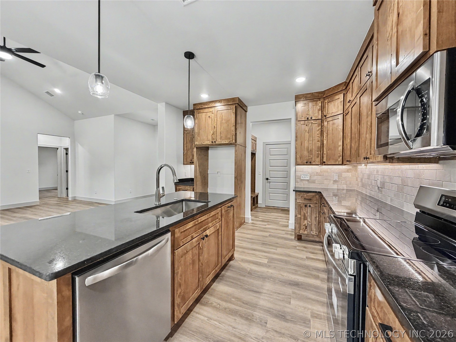 16399 N 573 Road Tahlequah OK 74464