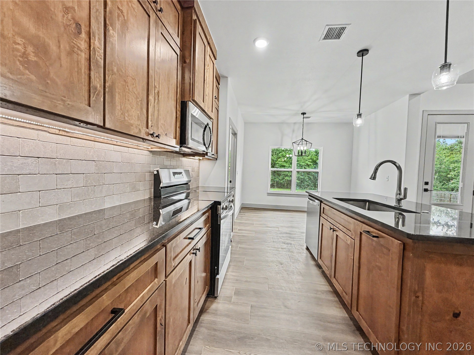 16399 N 573 Road Tahlequah OK 74464