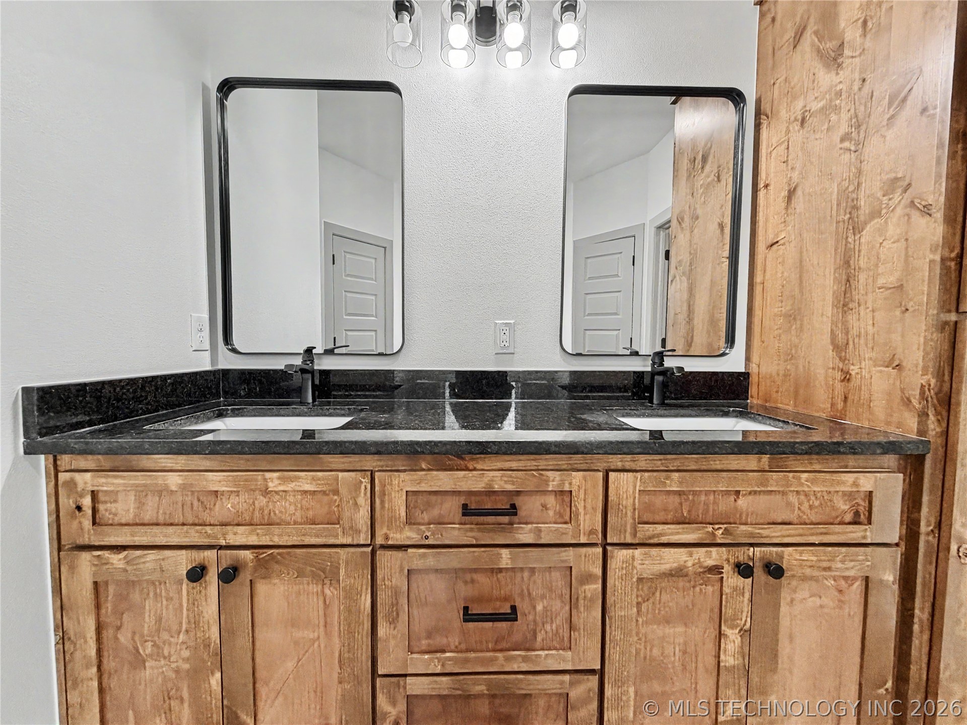 16399 N 573 Road Tahlequah OK 74464