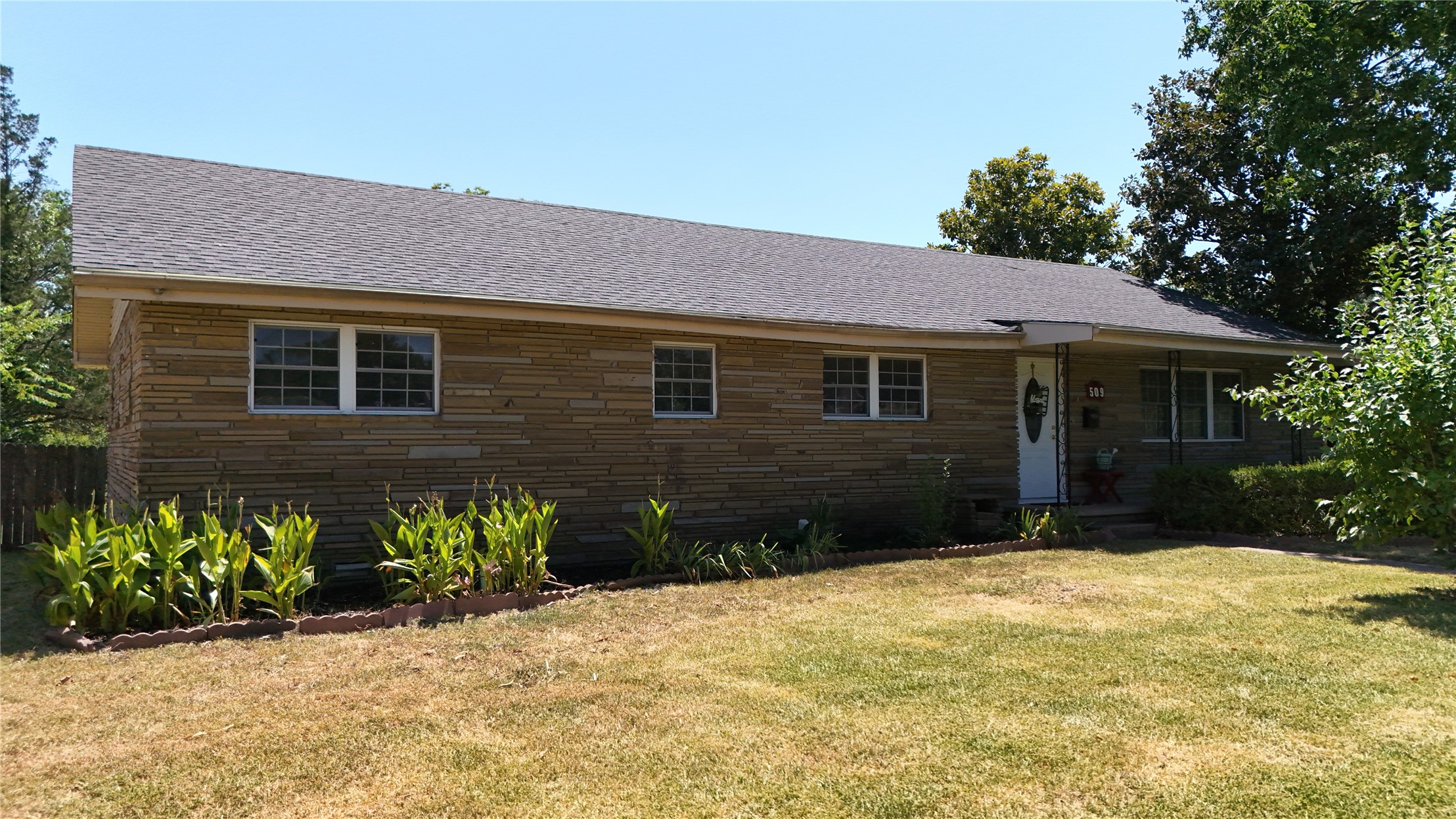 509 Sunset Strip Eufaula OK 74432