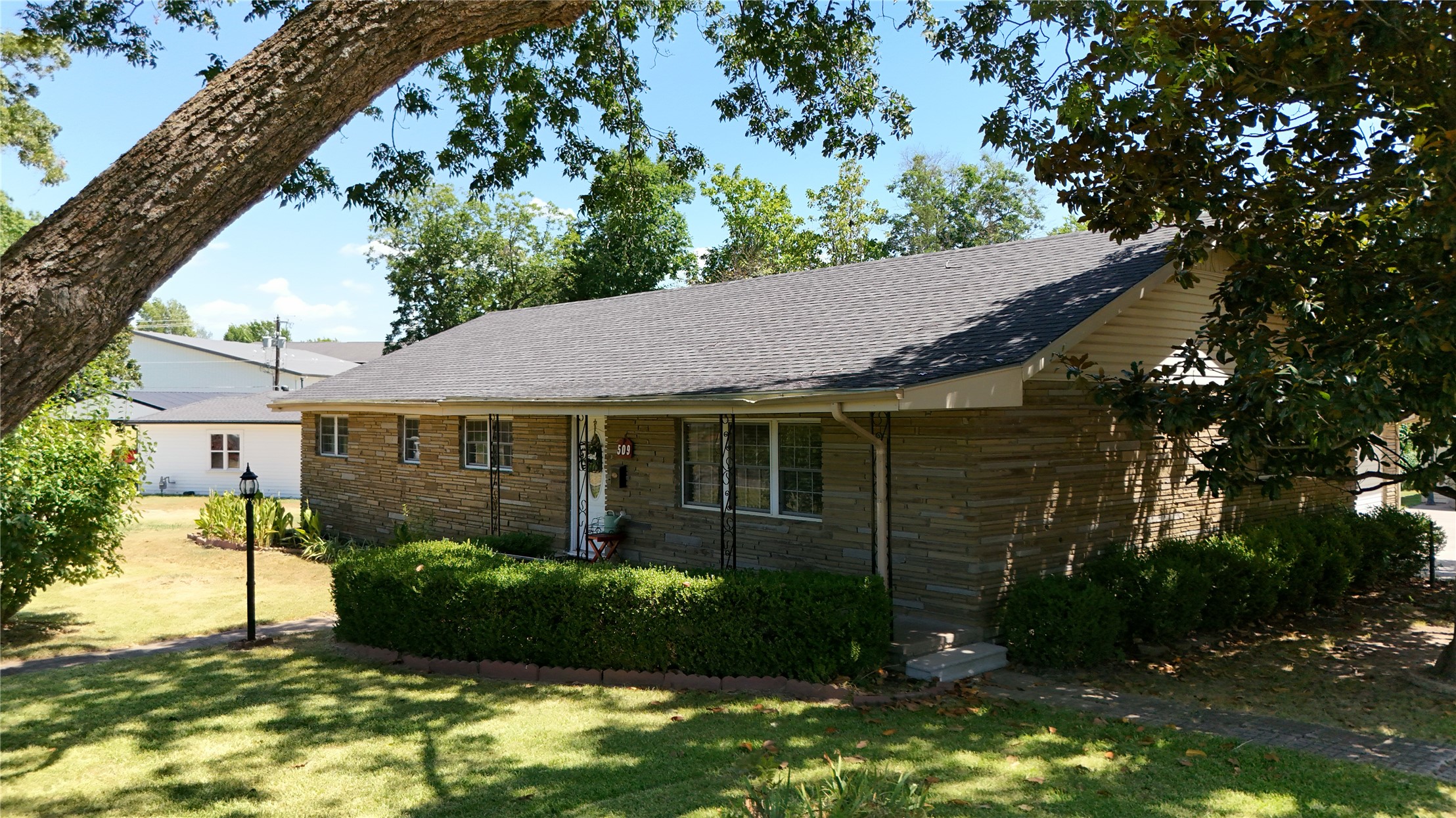 509 Sunset Strip Eufaula OK 74432