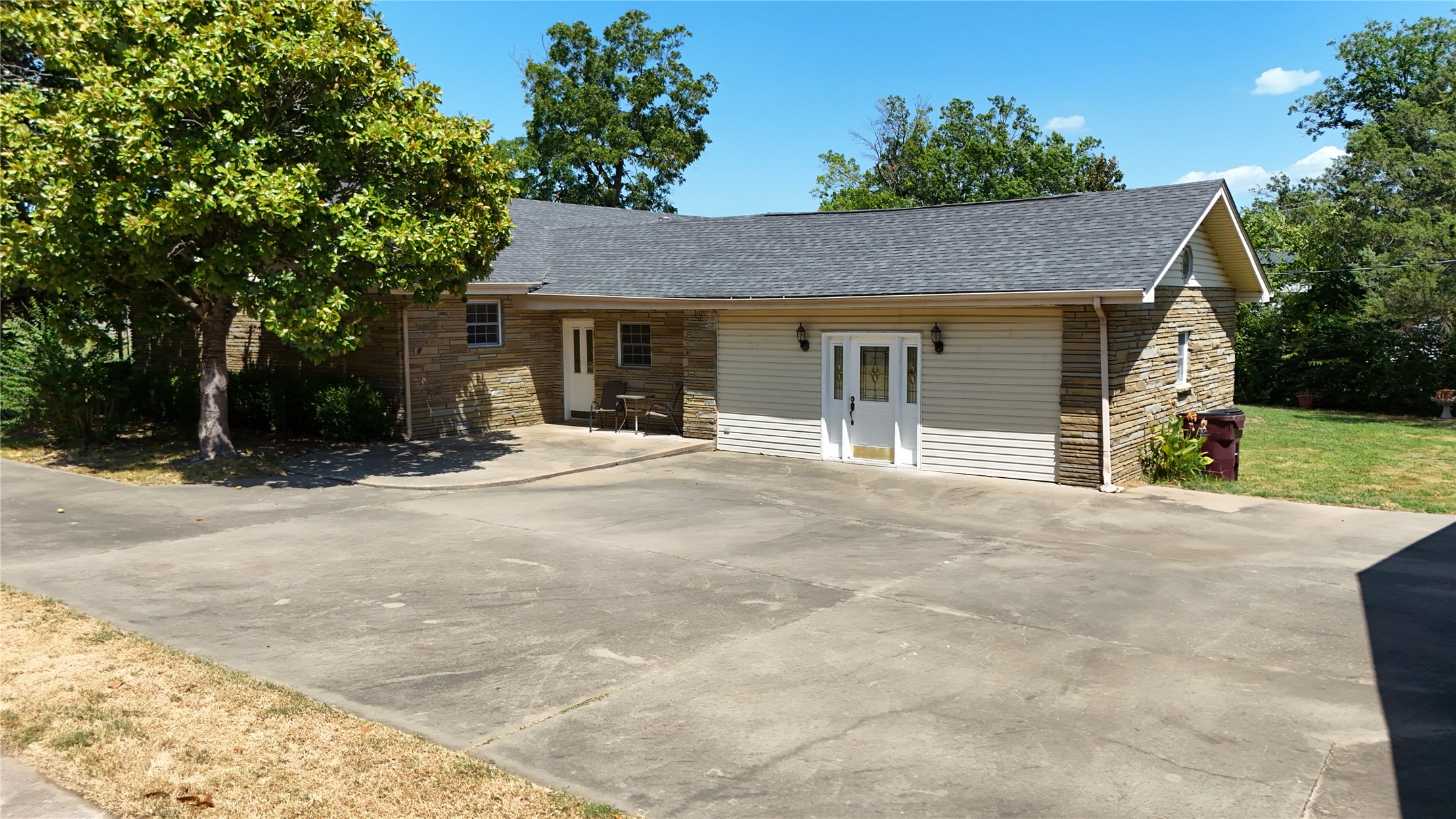 509 Sunset Strip Eufaula OK 74432
