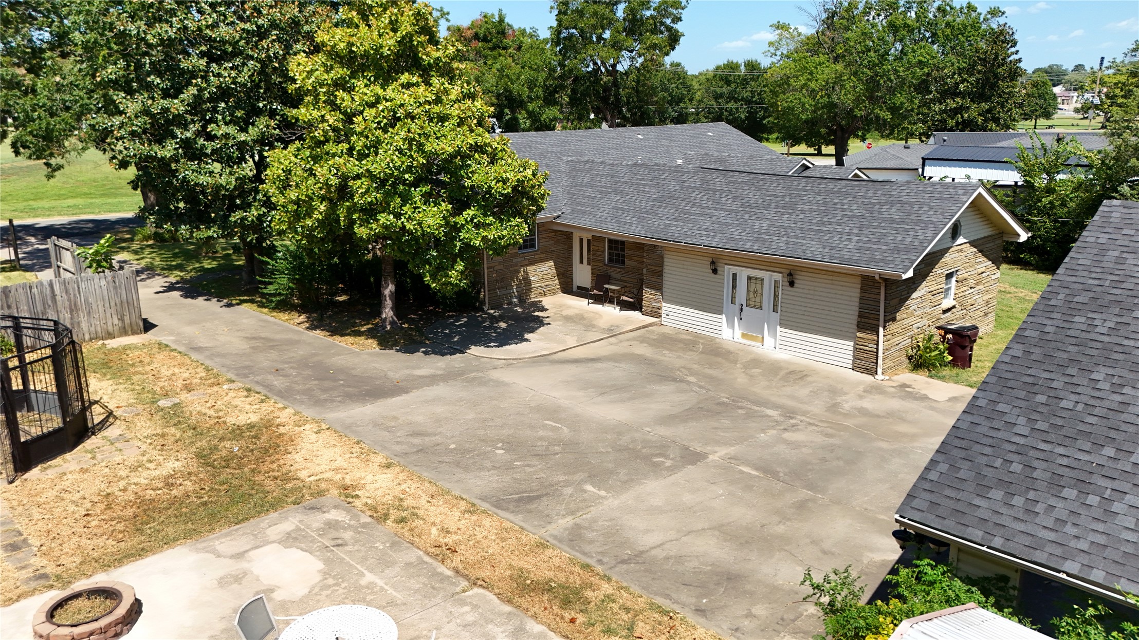509 Sunset Strip Eufaula OK 74432
