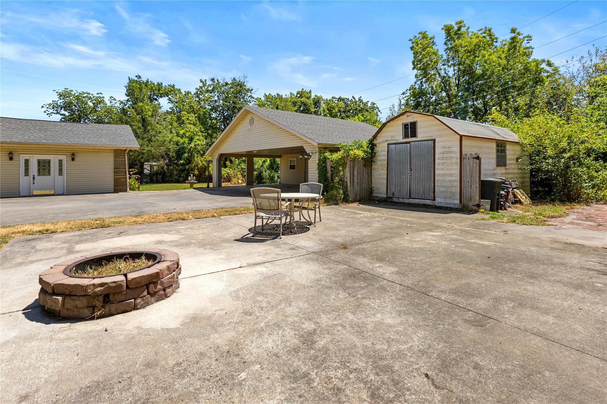 509 Sunset Strip Eufaula OK 74432