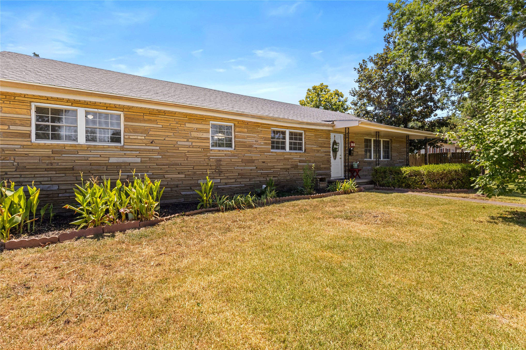 509 Sunset Strip Eufaula OK 74432