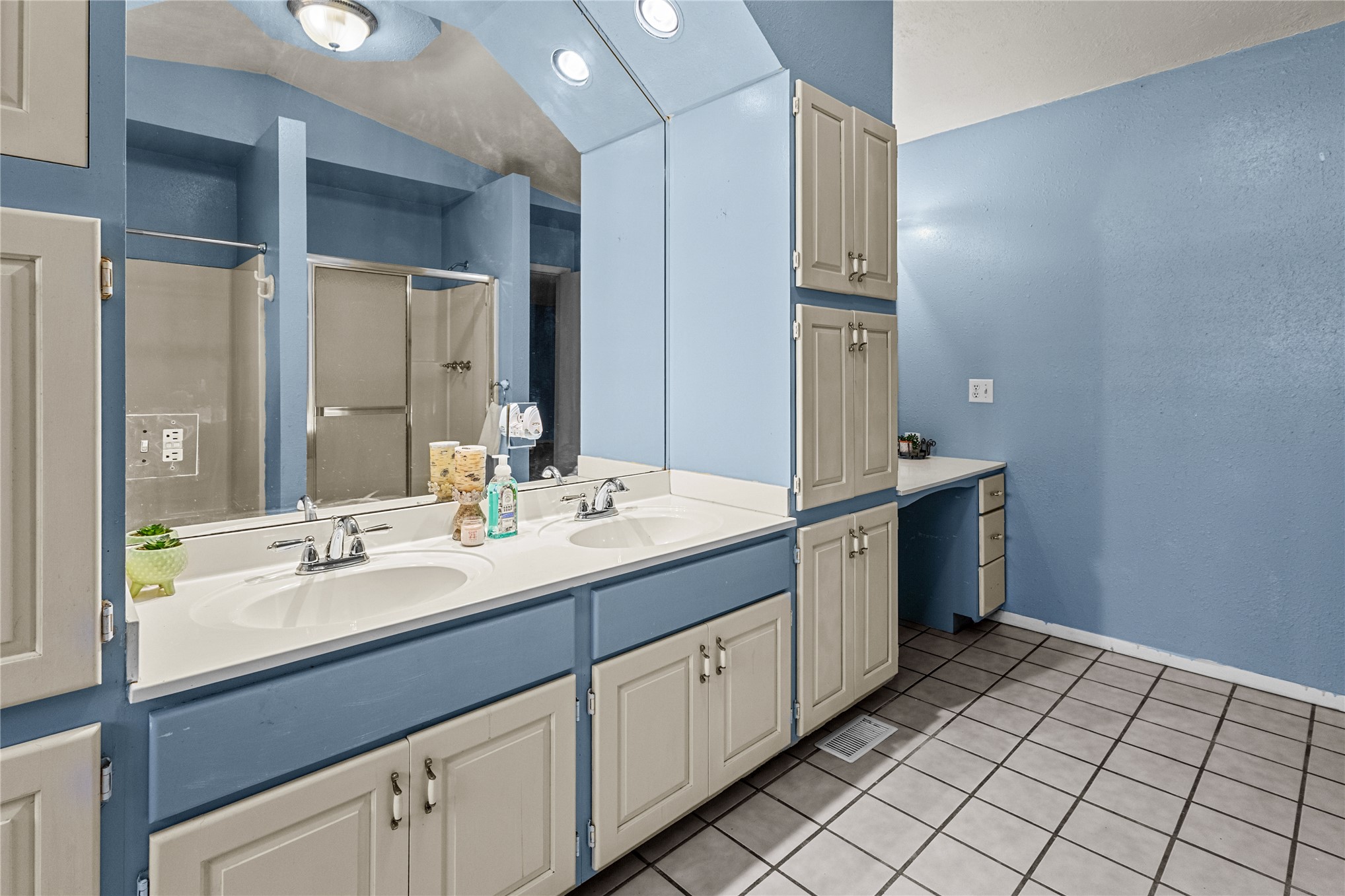 509 Sunset Strip Eufaula OK 74432