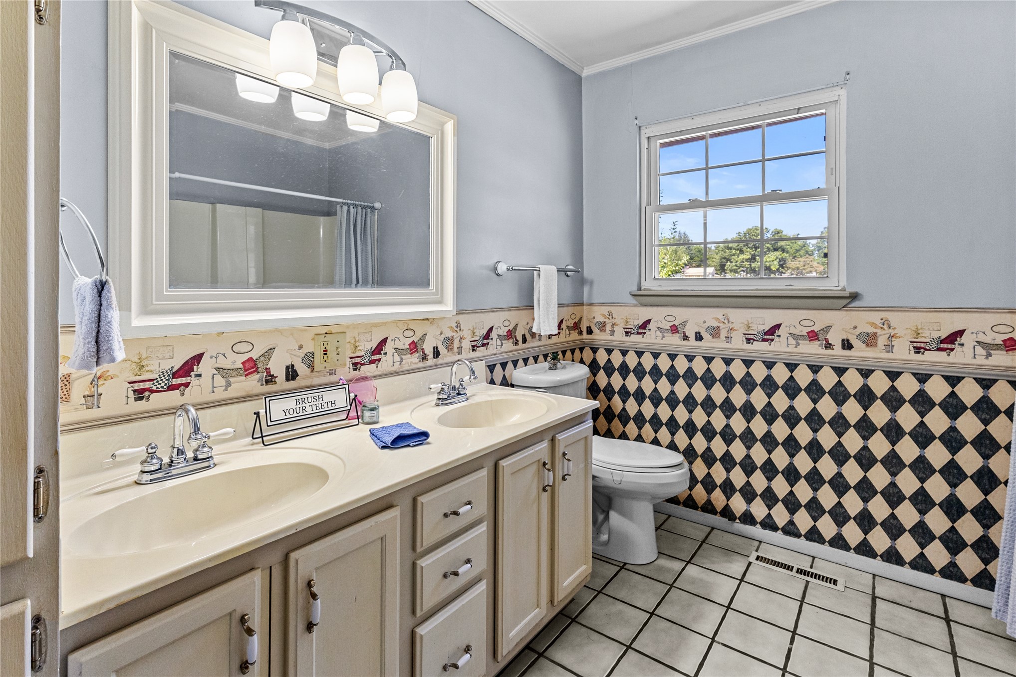 509 Sunset Strip Eufaula OK 74432