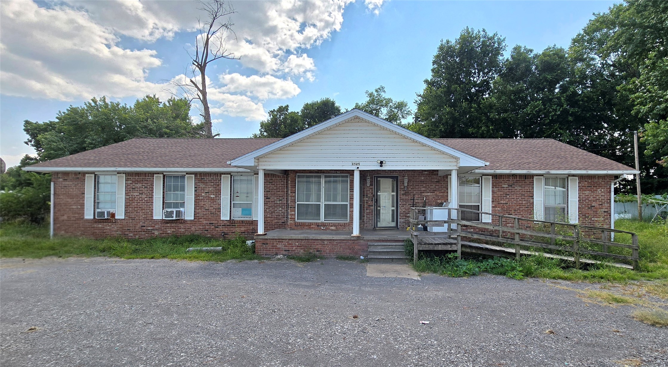 1525 N County Line Road E Fort Gibson OK 74434