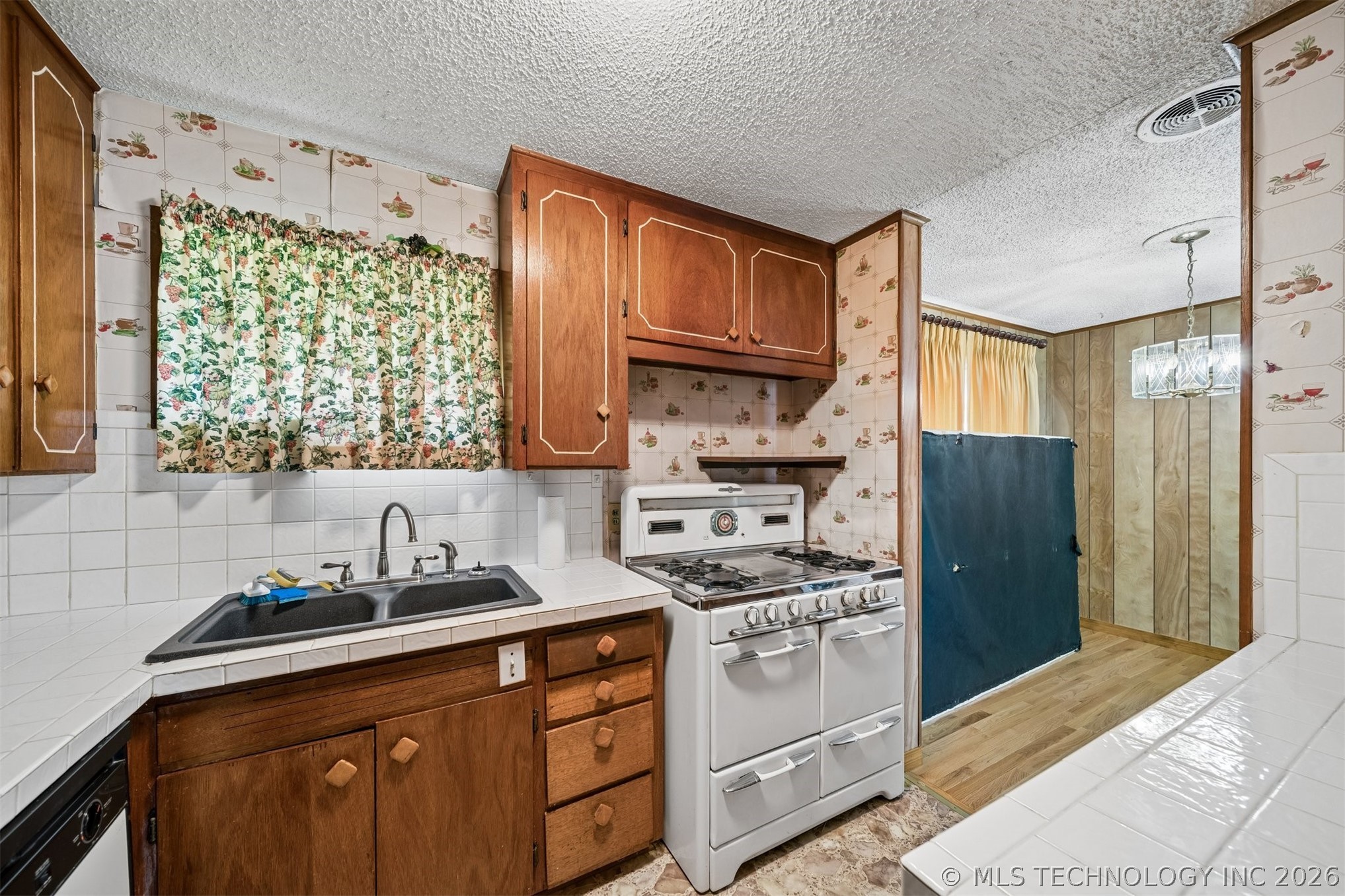 525 N 44 Avenue Tulsa OK 74127